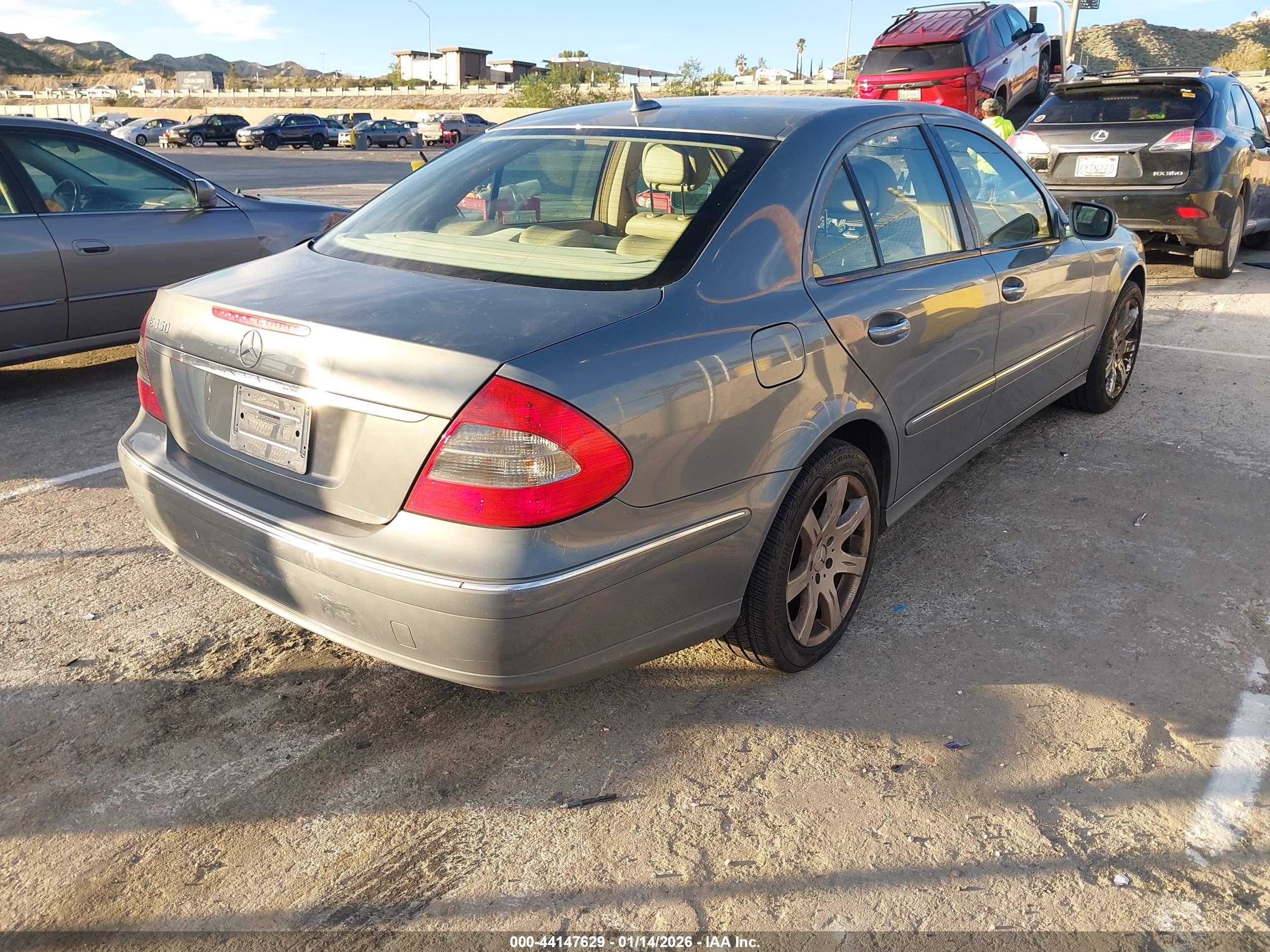 MERCEDES-BENZ E image 4
