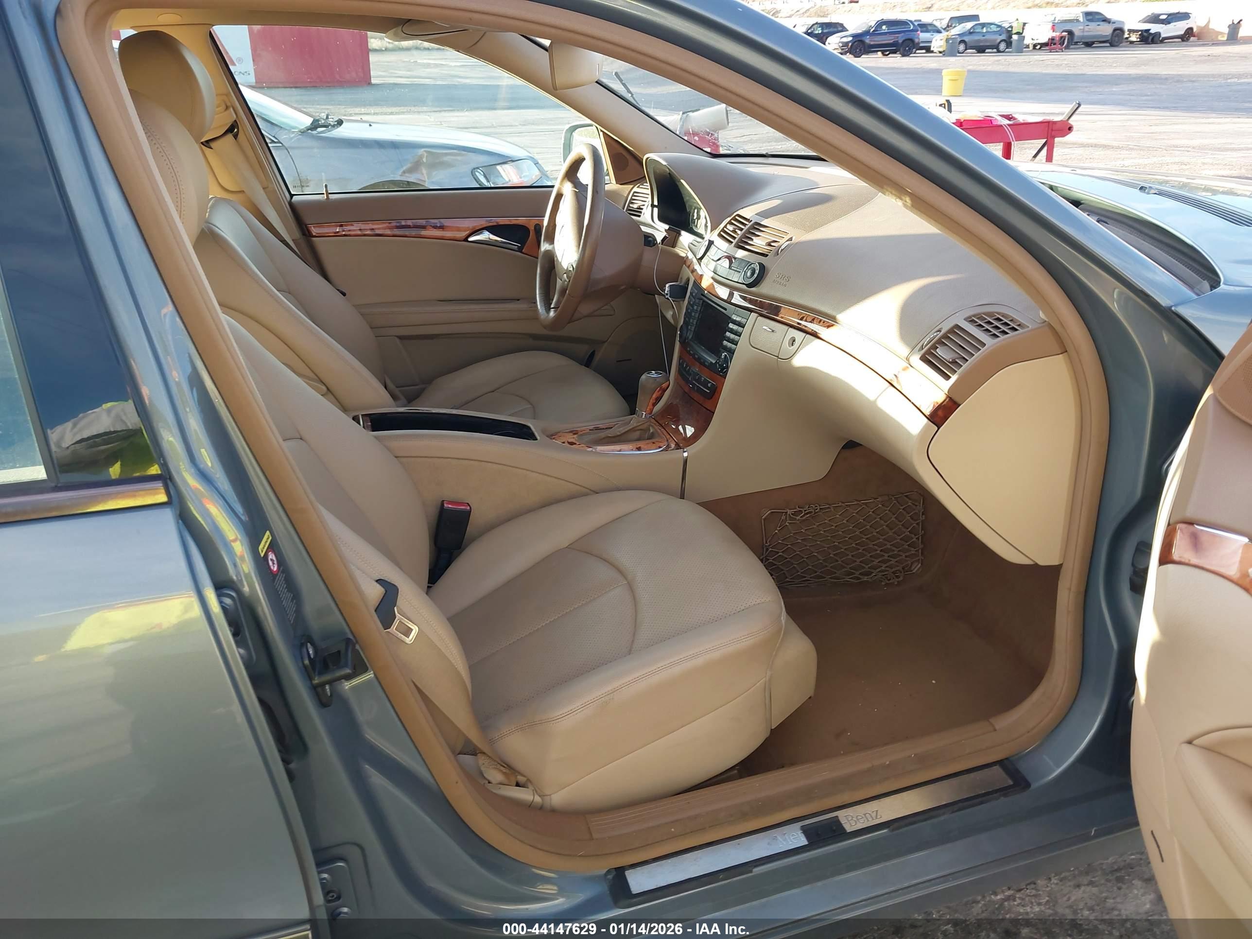 MERCEDES-BENZ E image 5