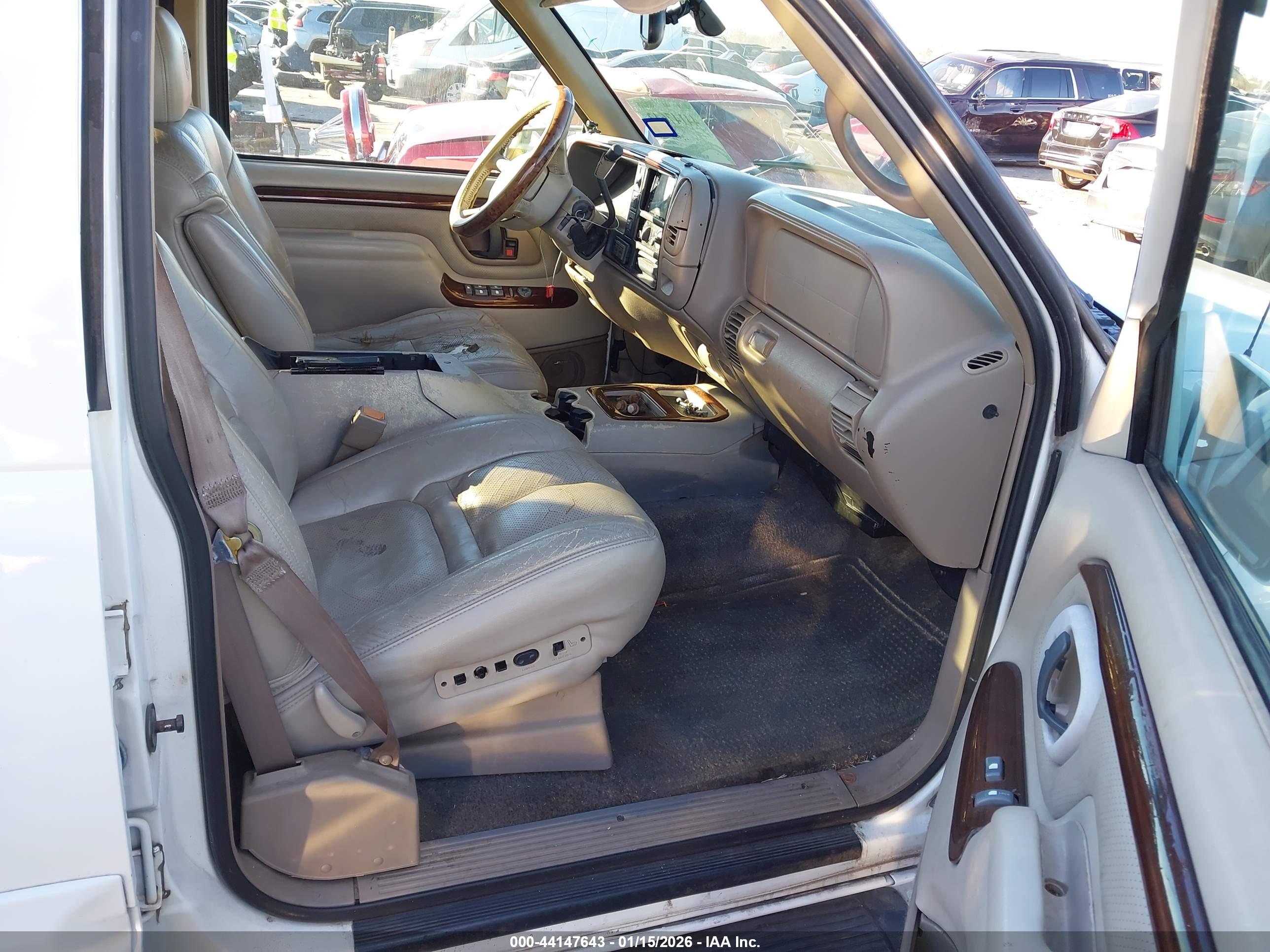 CADILLAC ESCALADE image 5