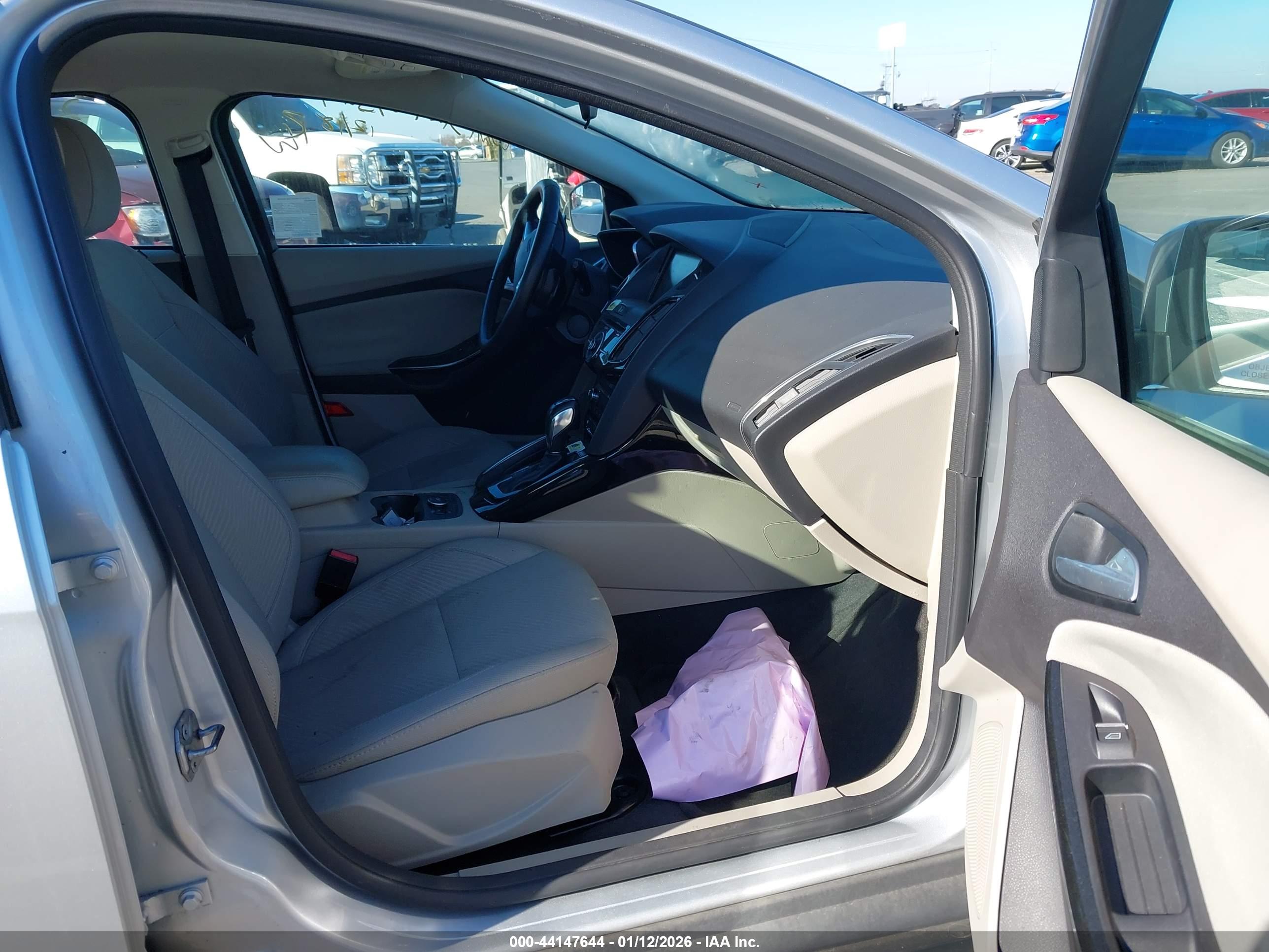 FORD FOCUS image 5