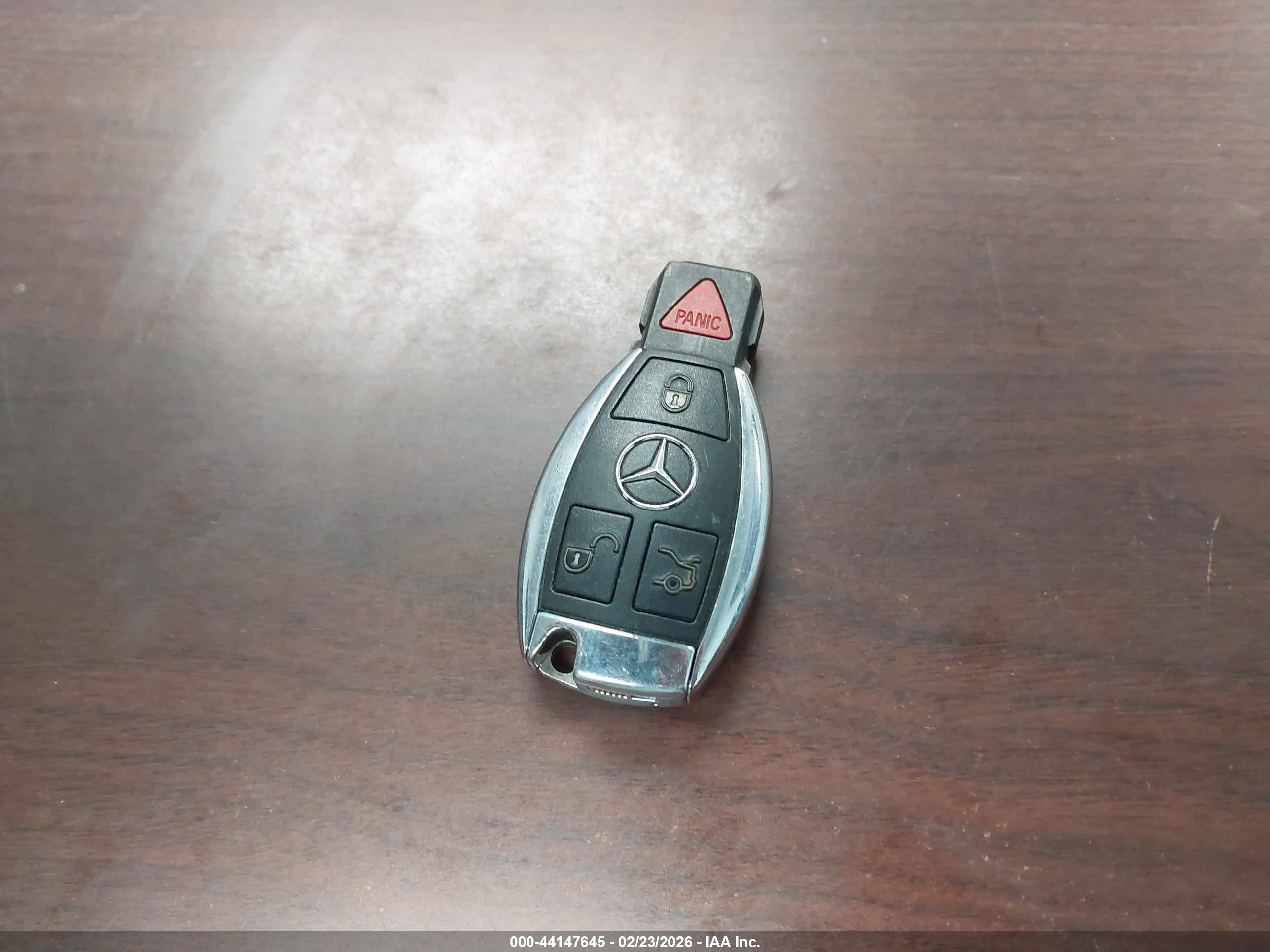 MERCEDES-BENZ E image 11