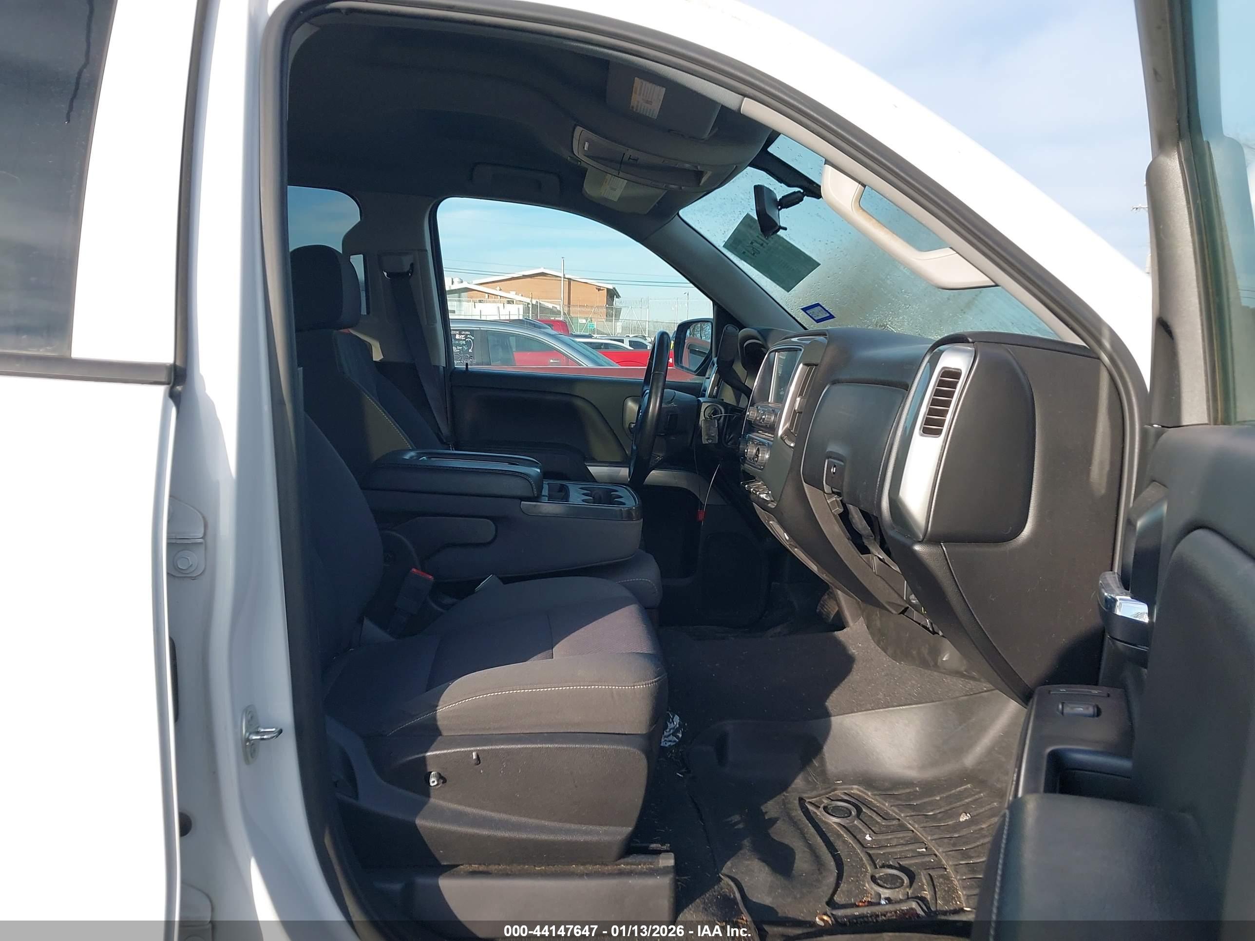 CHEVROLET SILVERADO image 5
