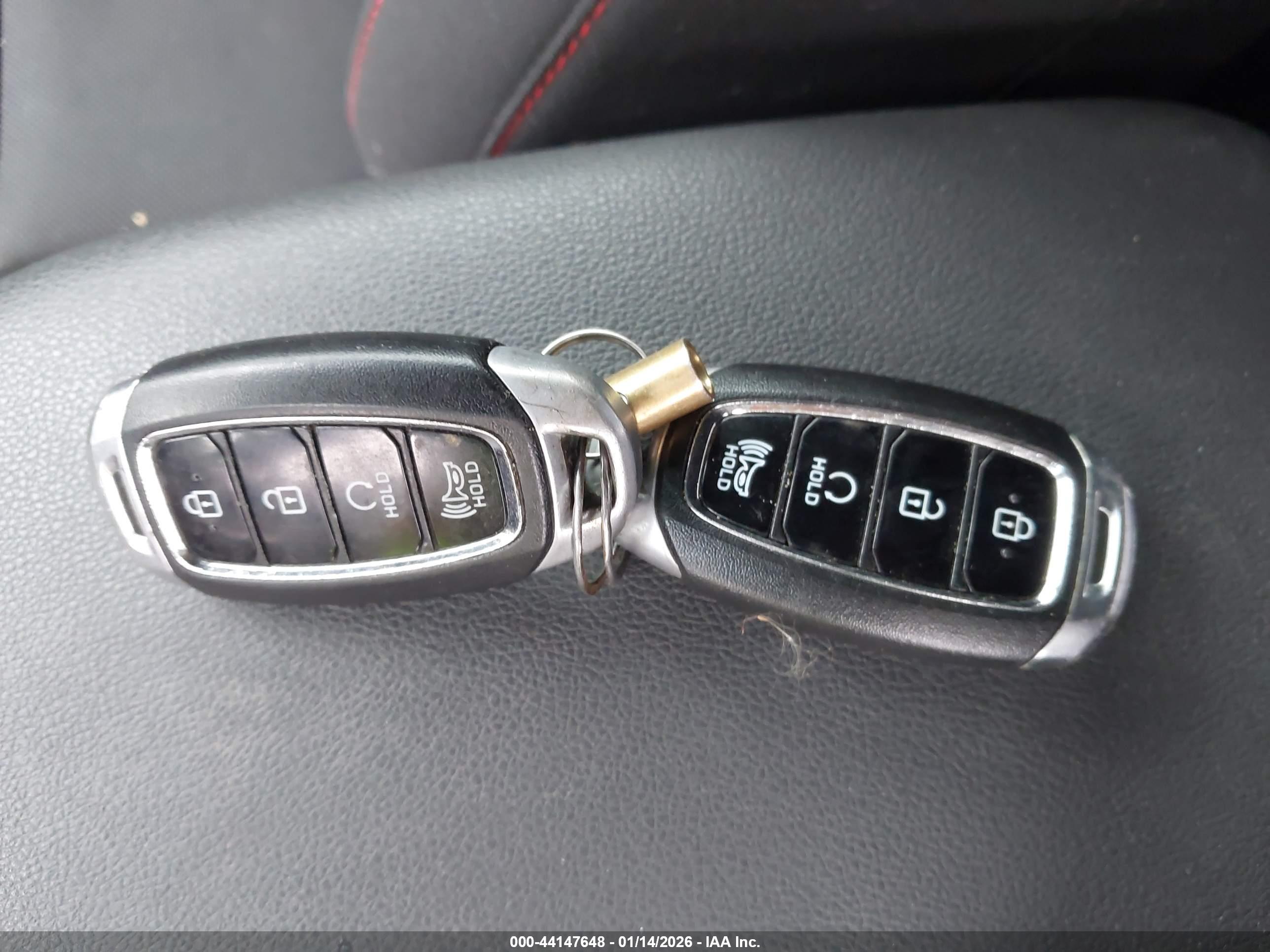 HYUNDAI KONA image 11