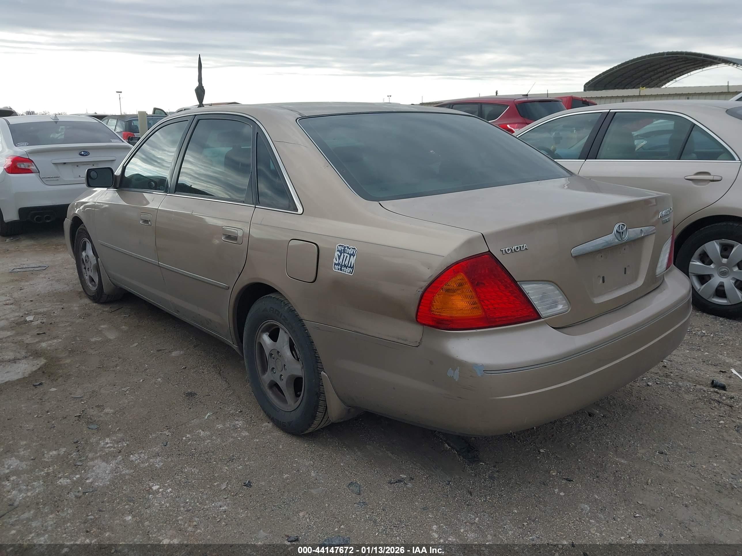 TOYOTA AVALON image 3
