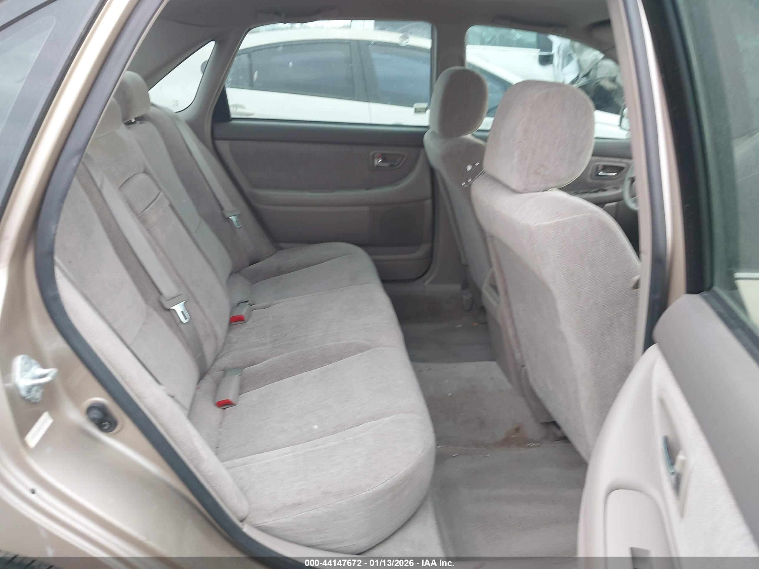TOYOTA AVALON image 8