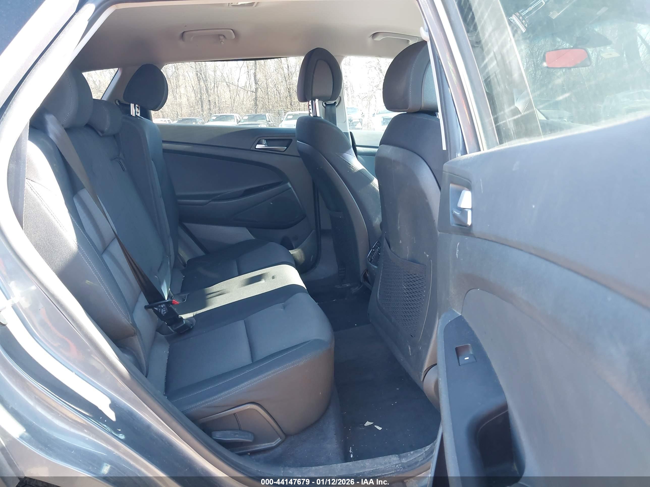 HYUNDAI TUCSON image 8