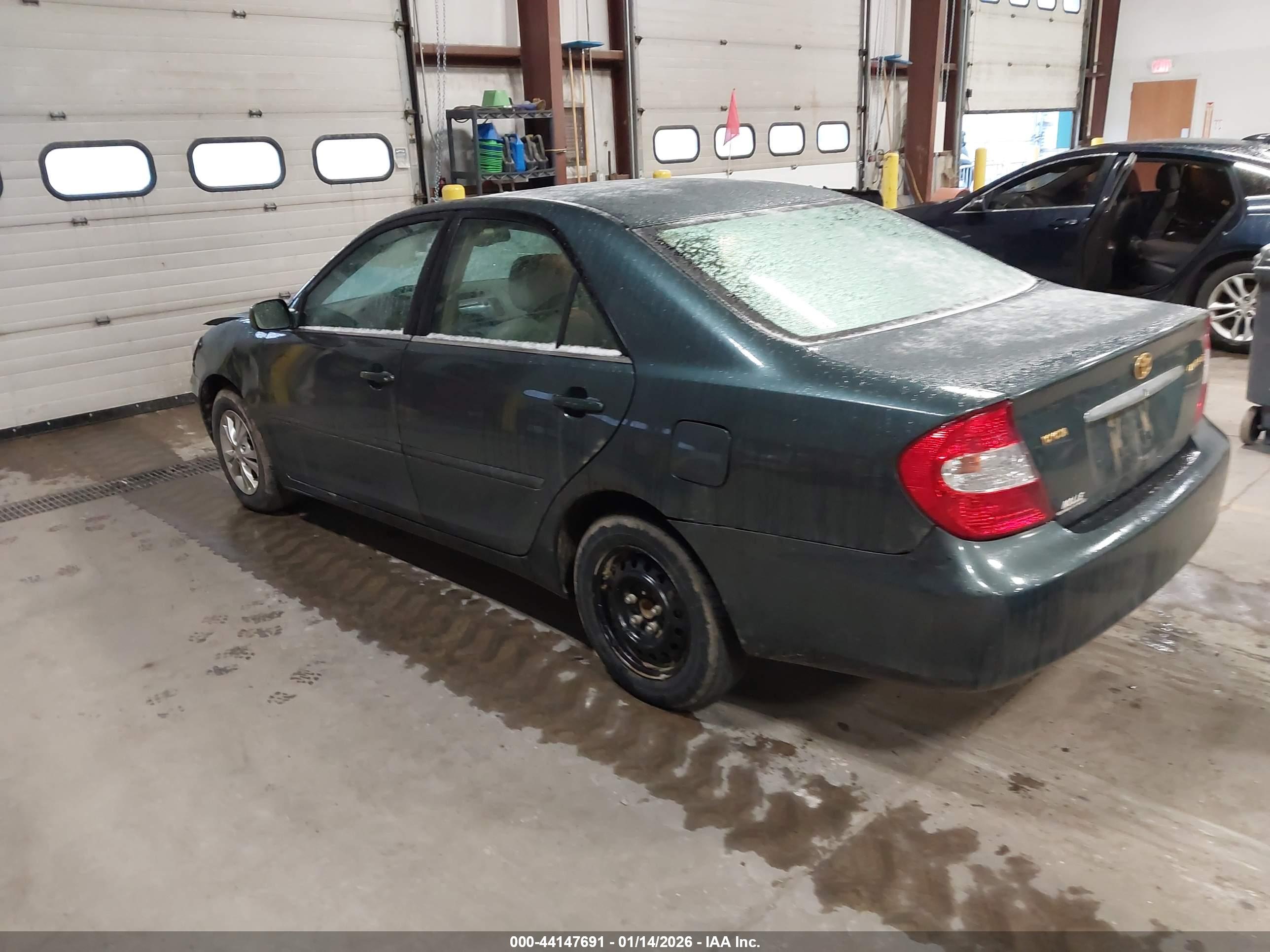 TOYOTA CAMRY image 3