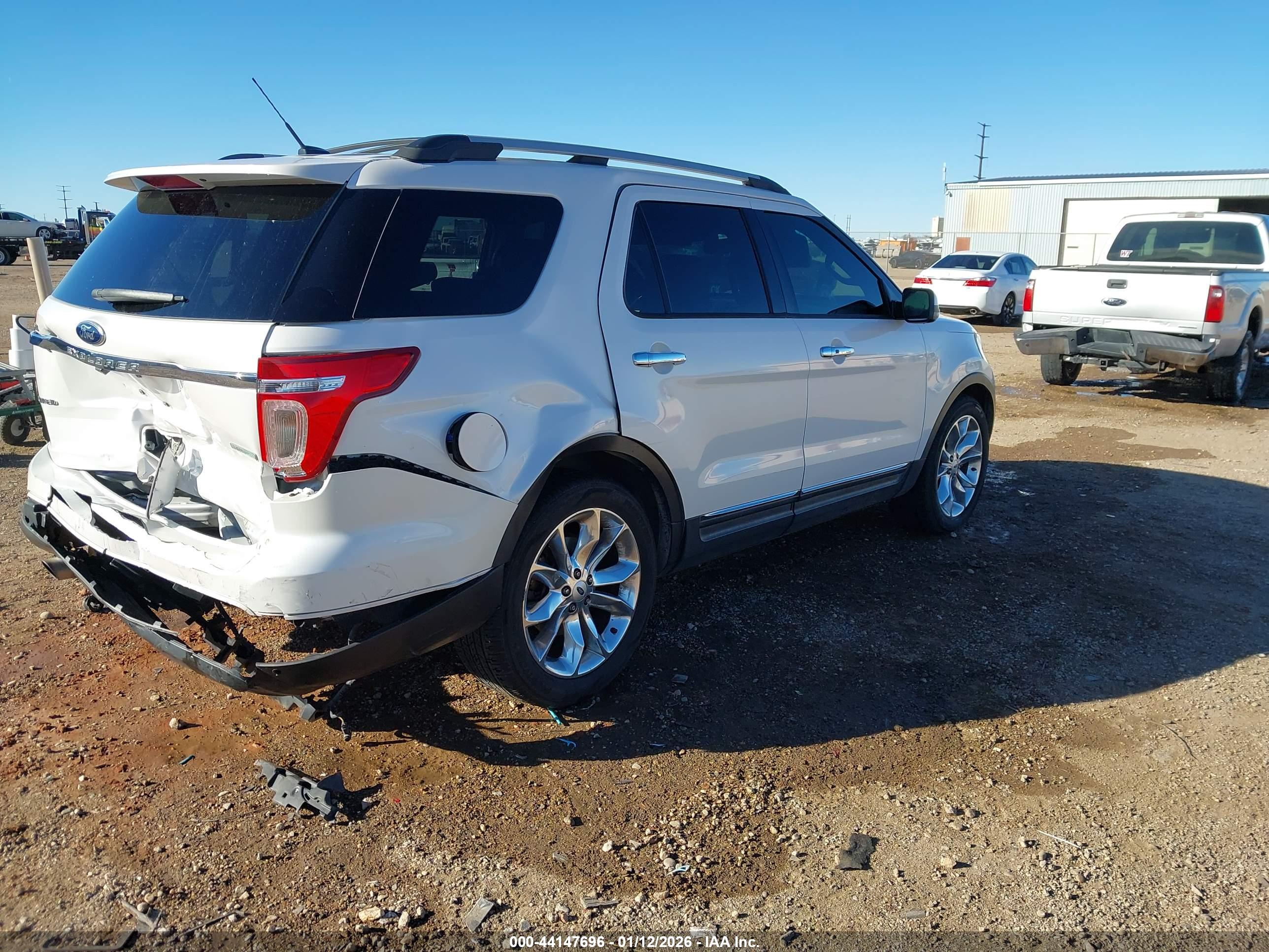 FORD EXPLORER image 4
