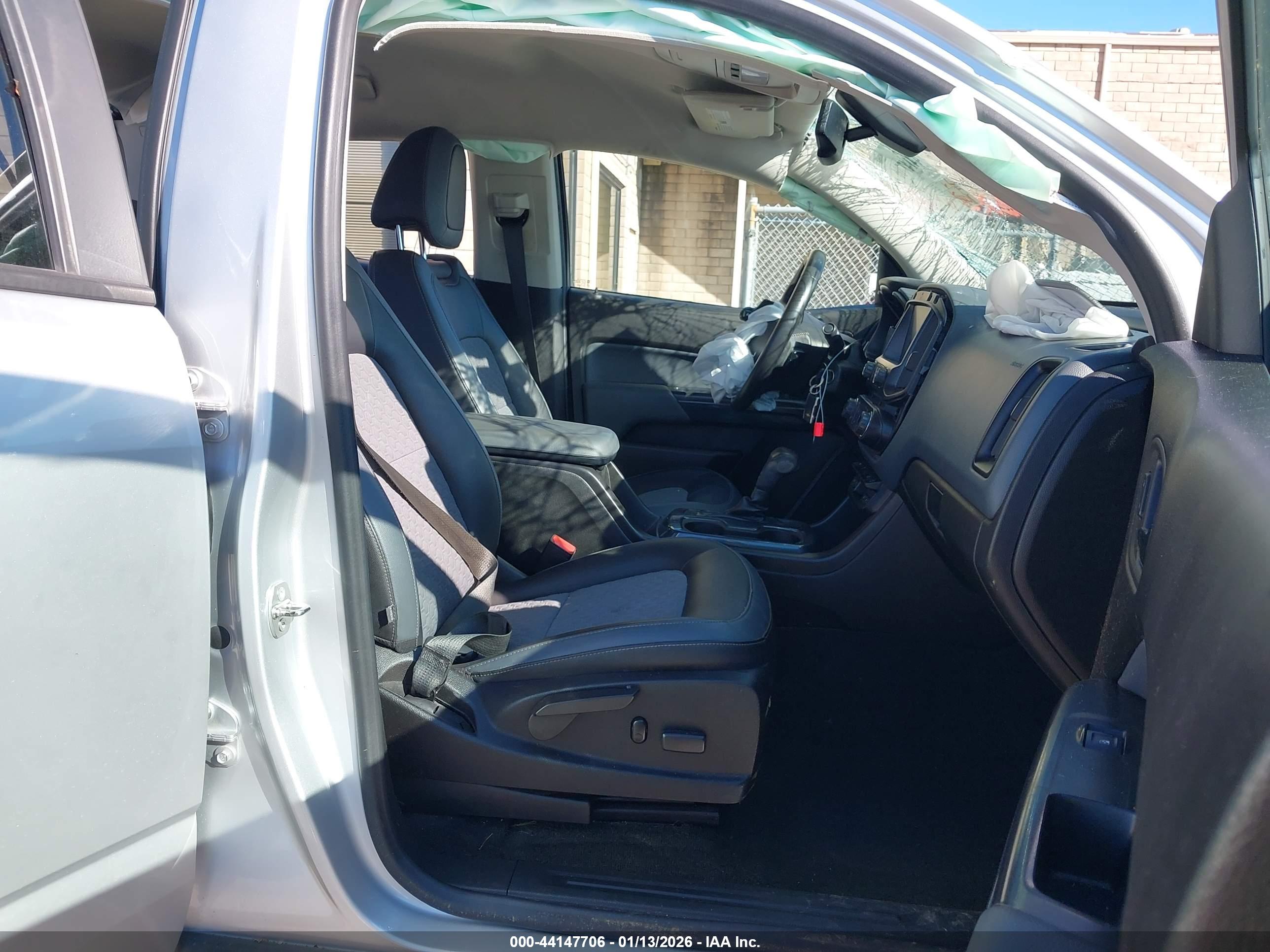 CHEVROLET COLORADO image 5