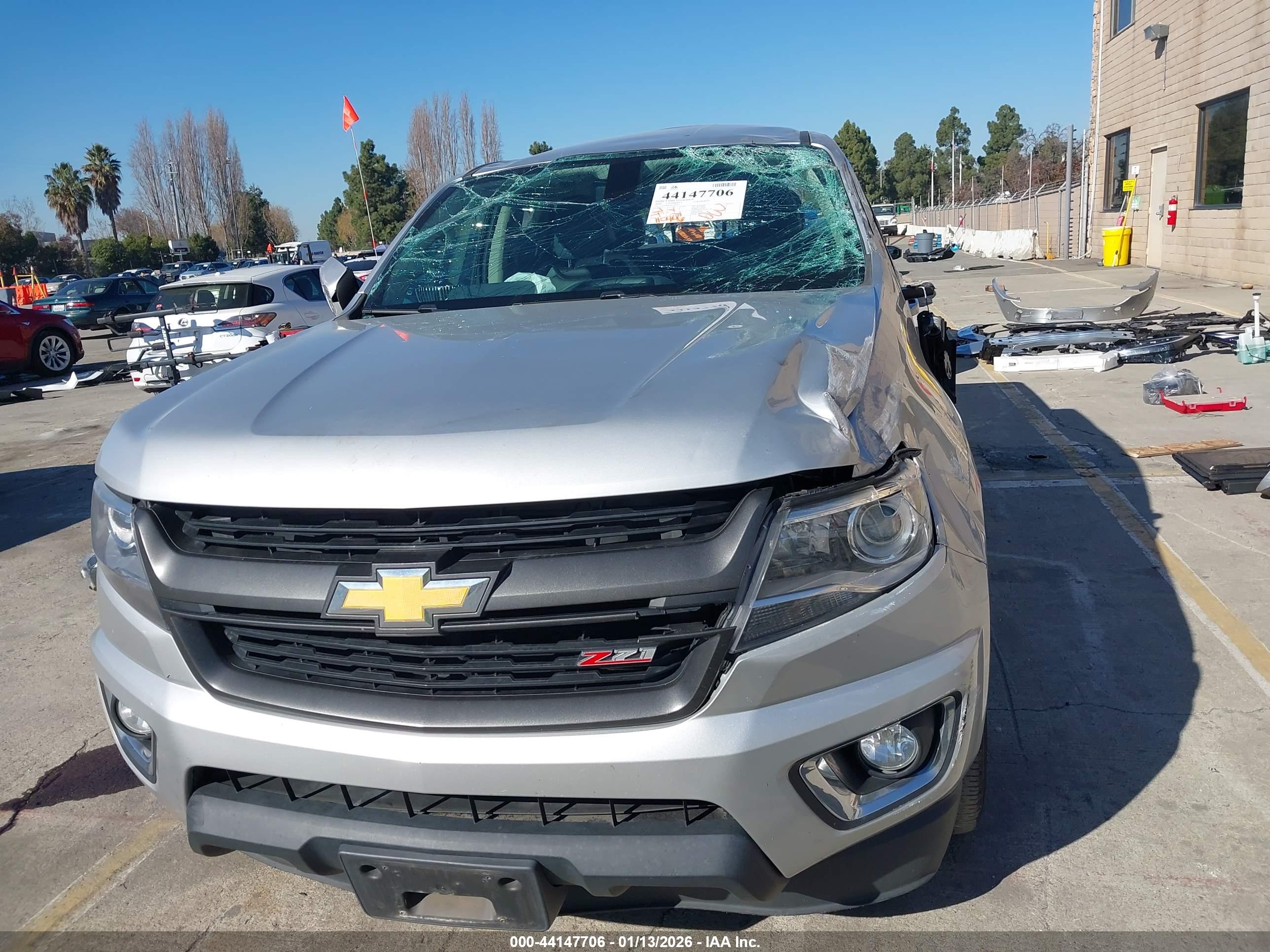 CHEVROLET COLORADO image 6