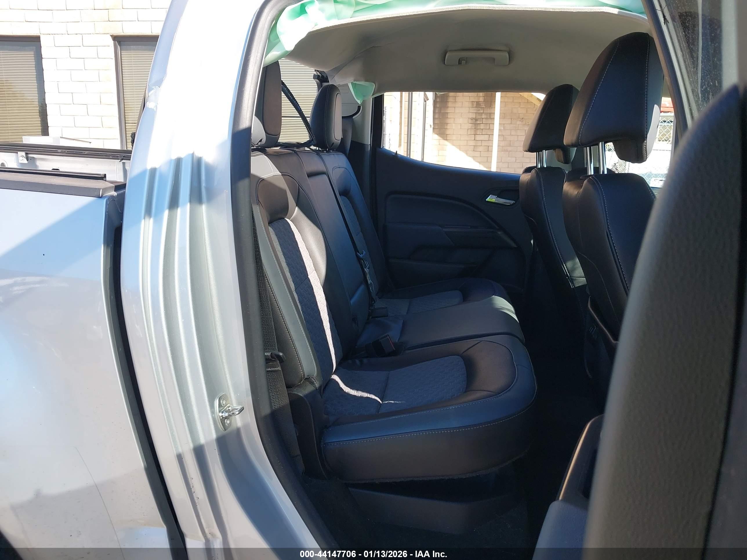 CHEVROLET COLORADO image 8