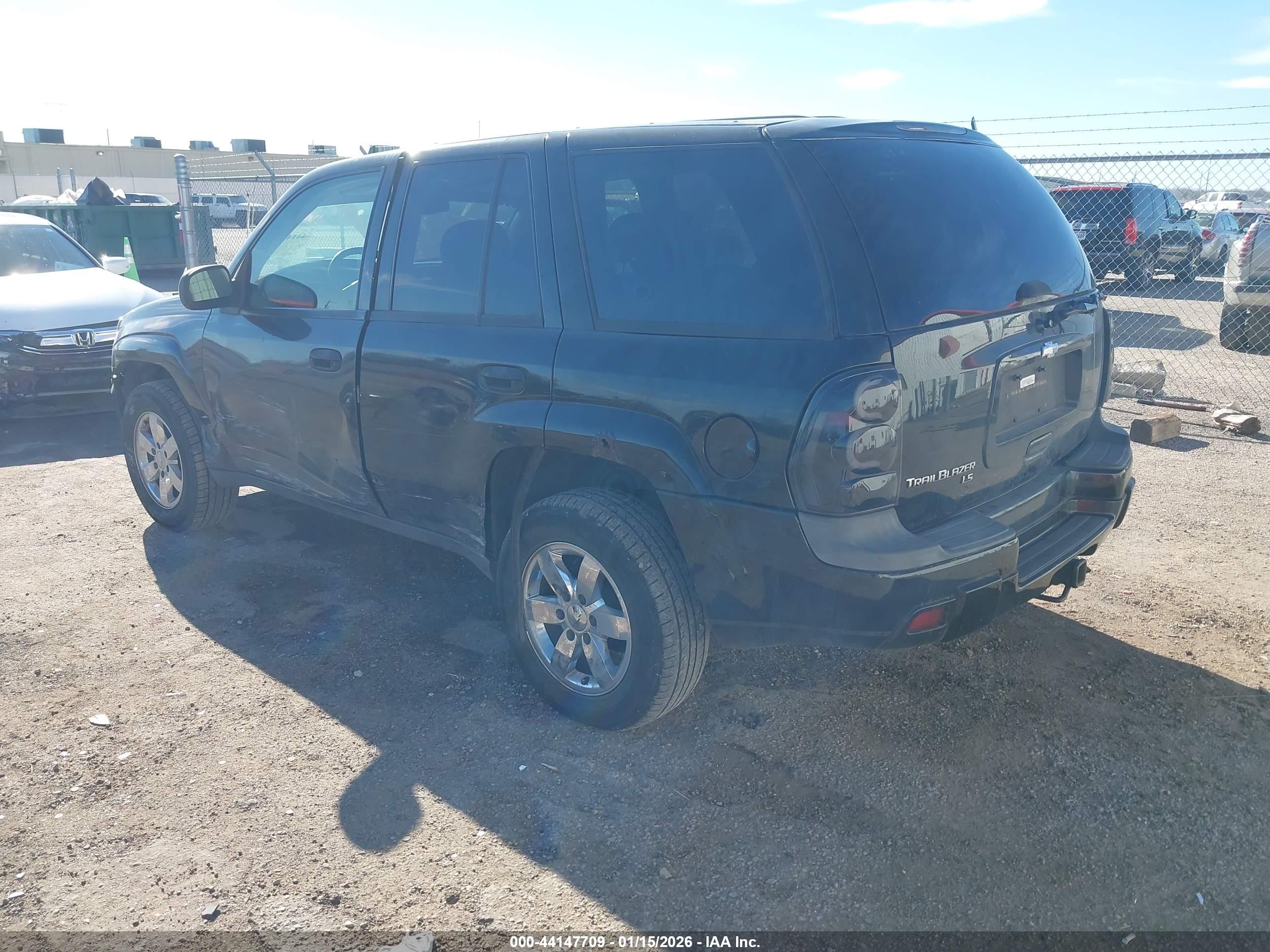 CHEVROLET TRAILBLAZER image 3