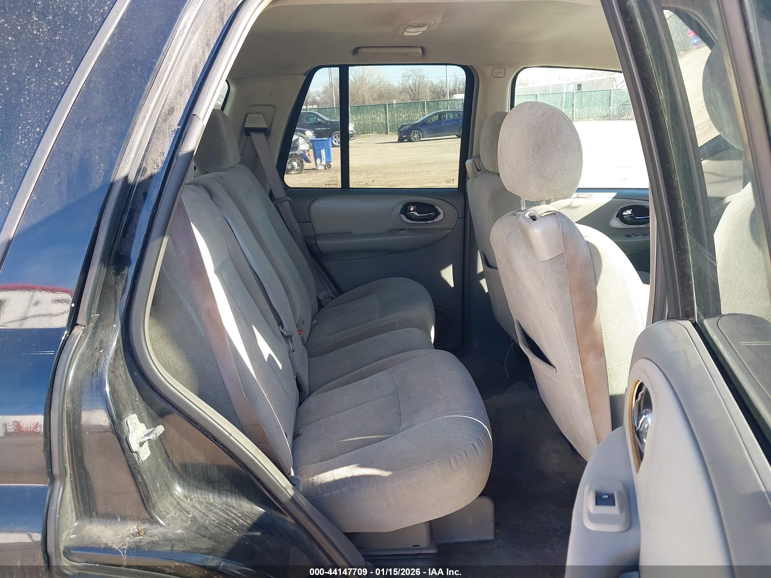 CHEVROLET TRAILBLAZER image 8