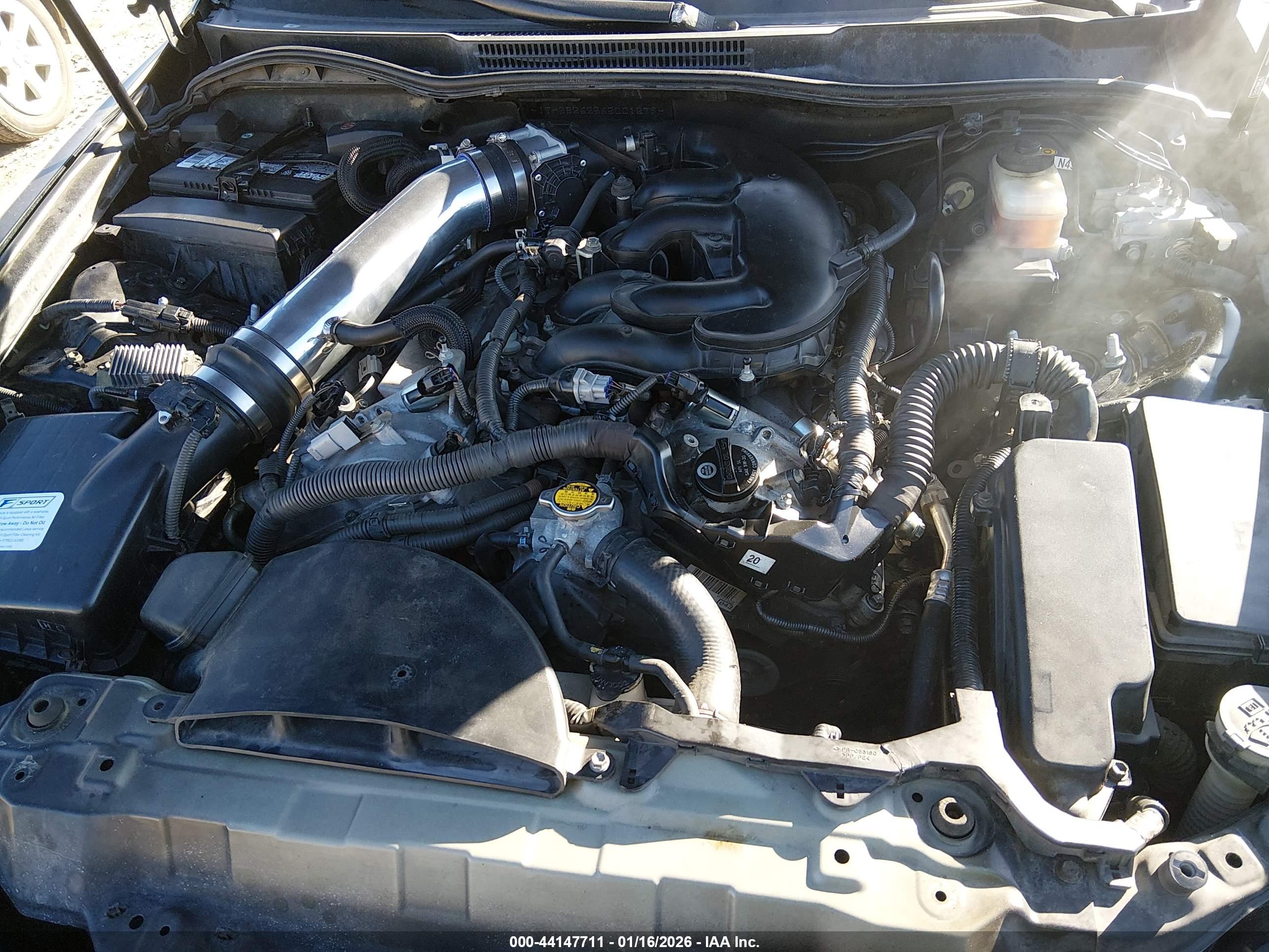 LEXUS IS image 10