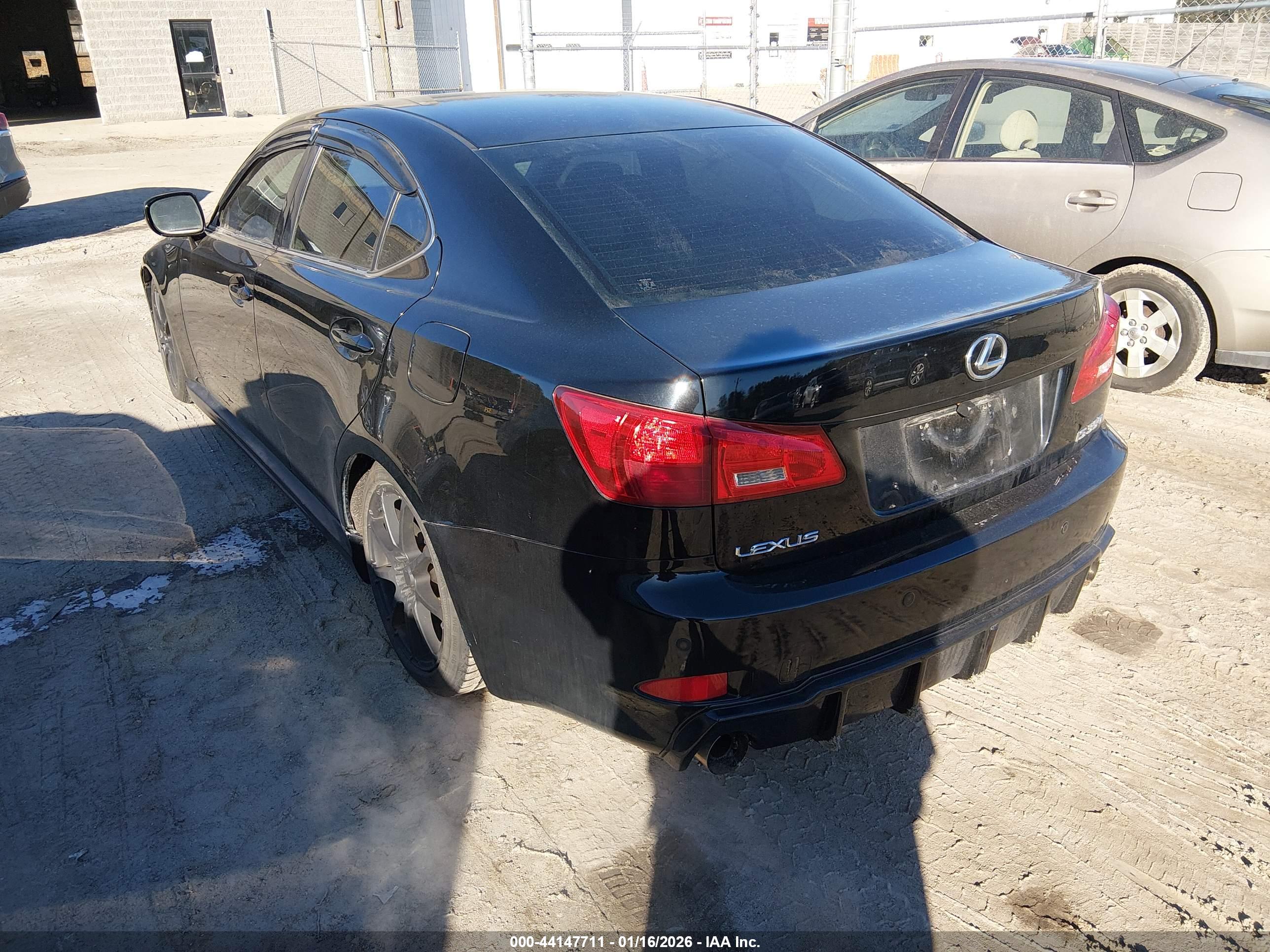 LEXUS IS image 3