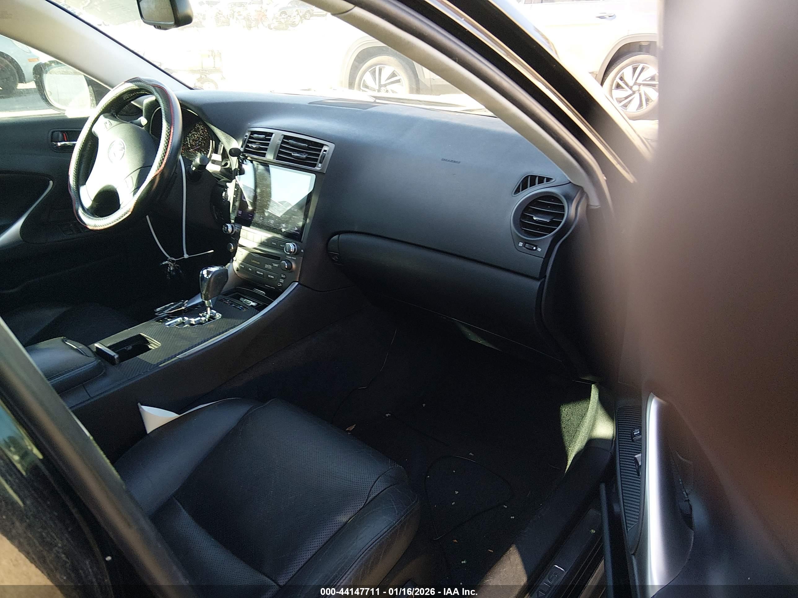 LEXUS IS image 5