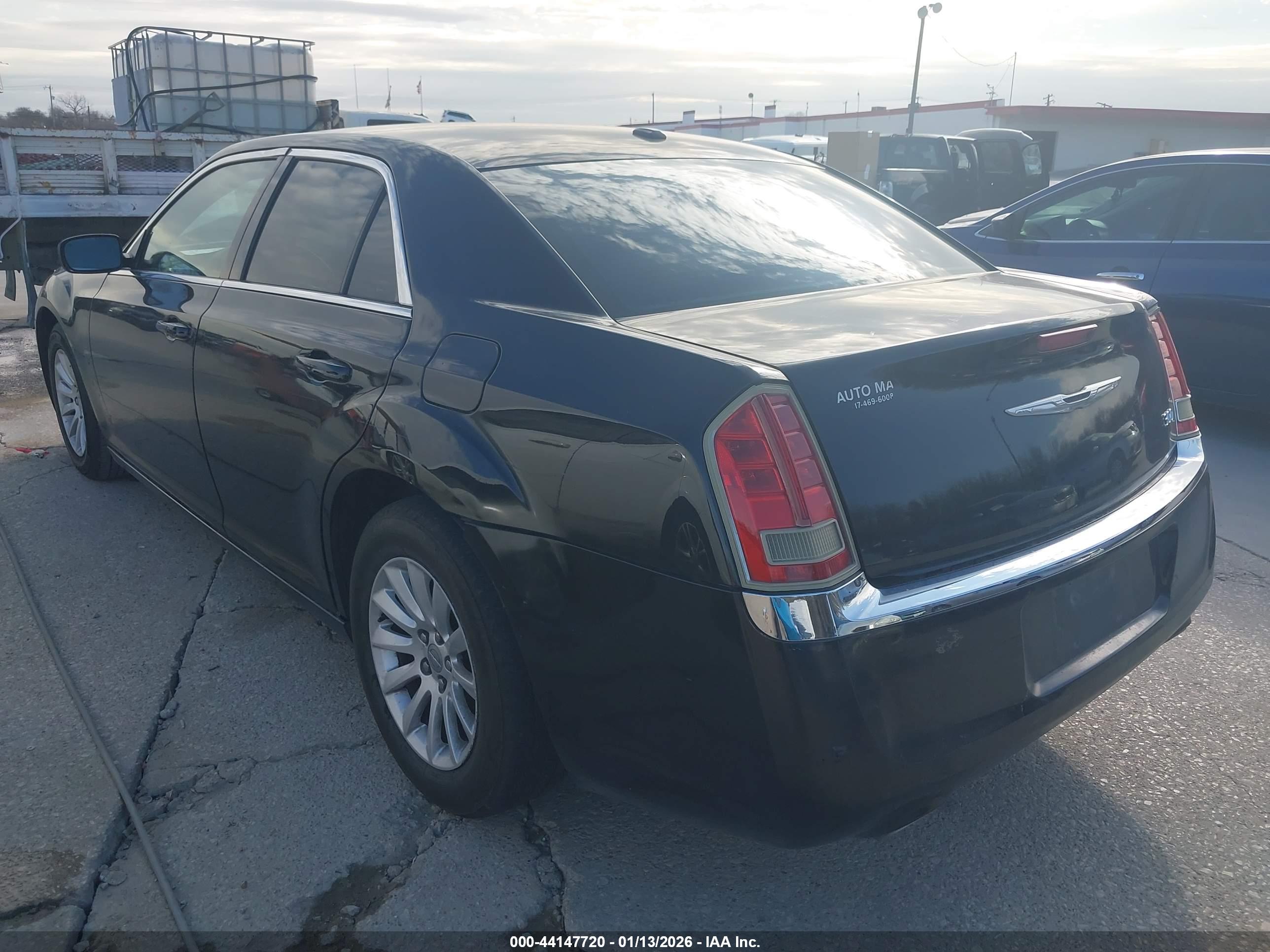 CHRYSLER 300 image 3
