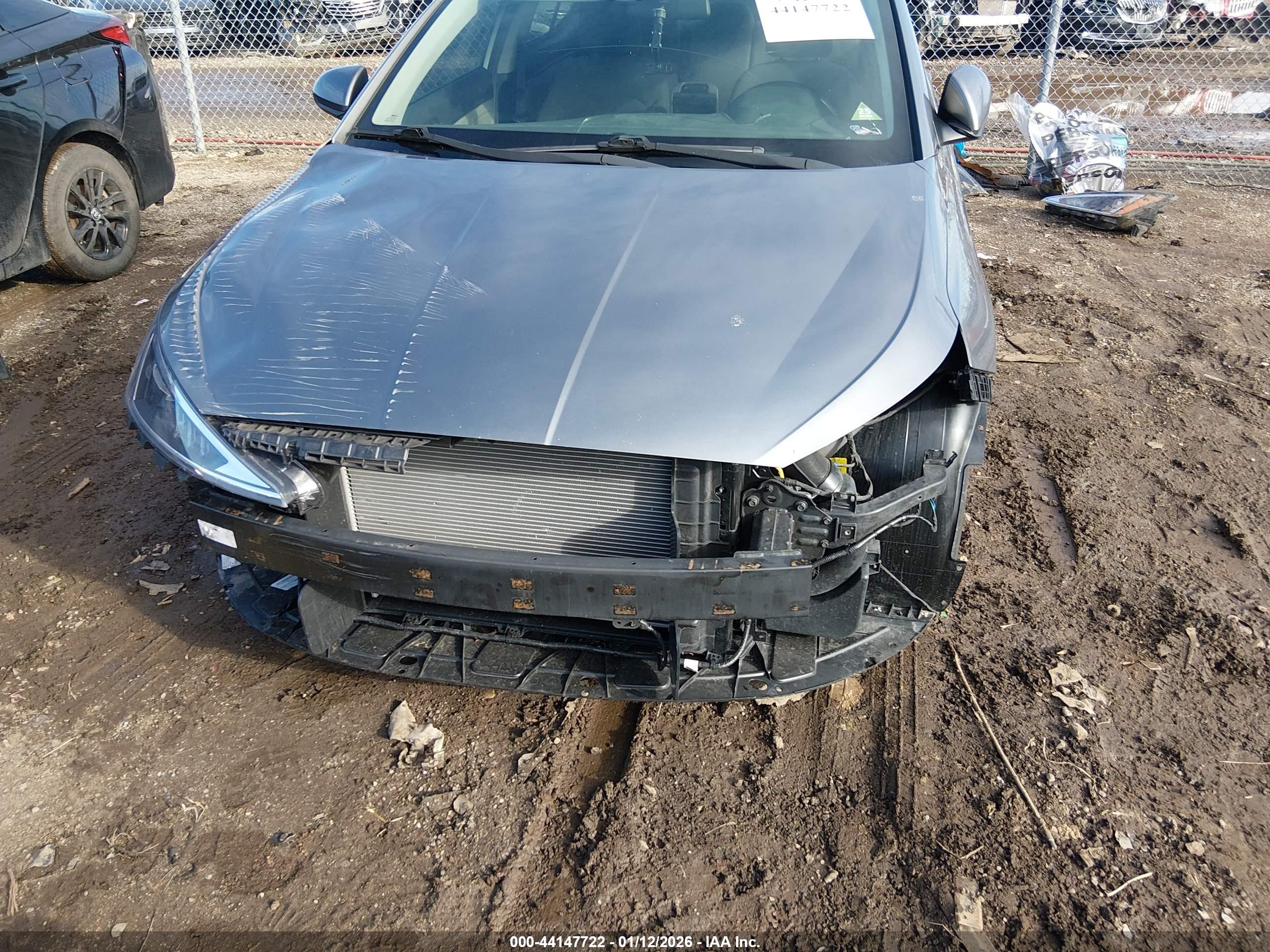 HYUNDAI ELANTRA image 6