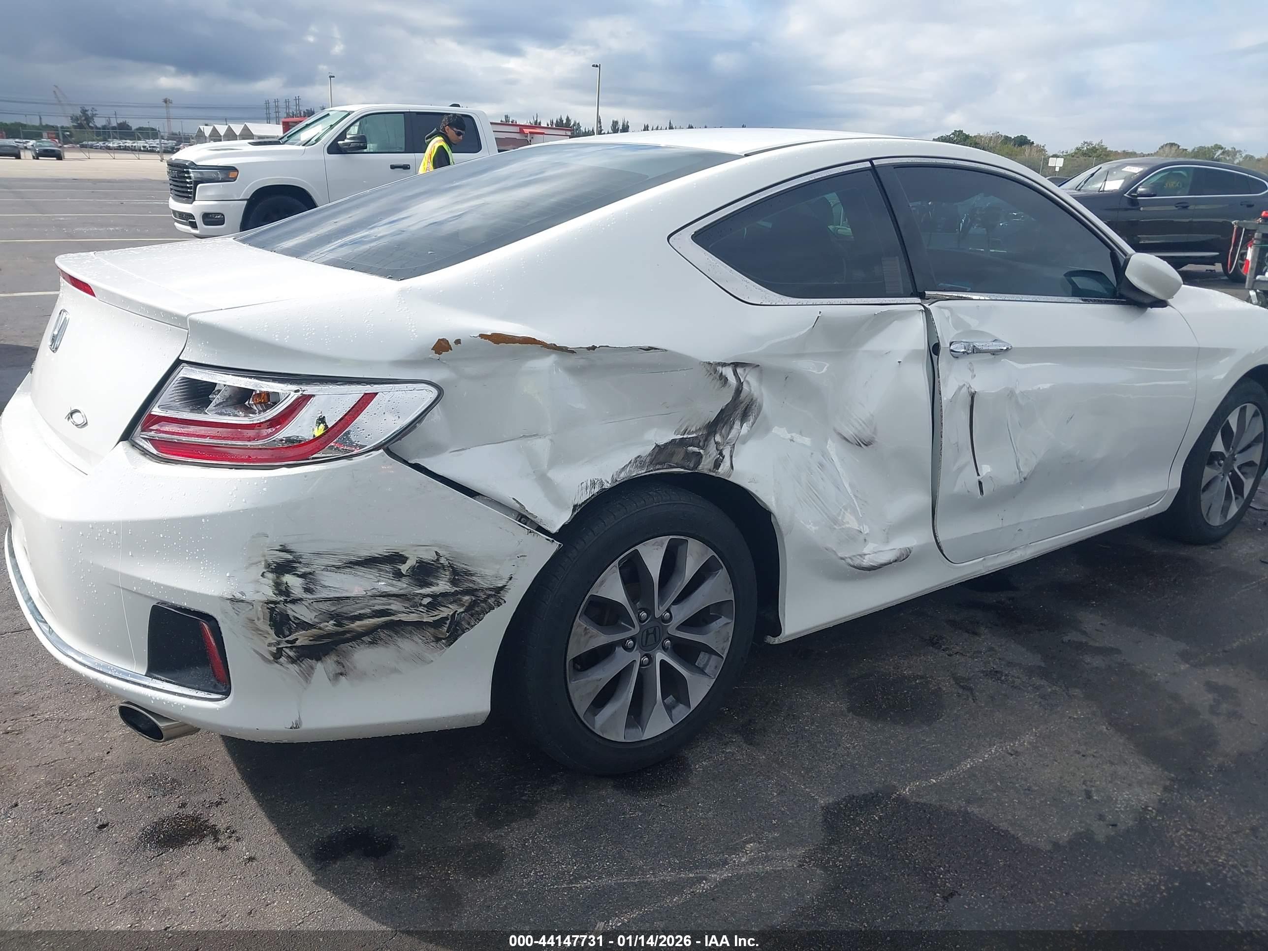 HONDA ACCORD image 6