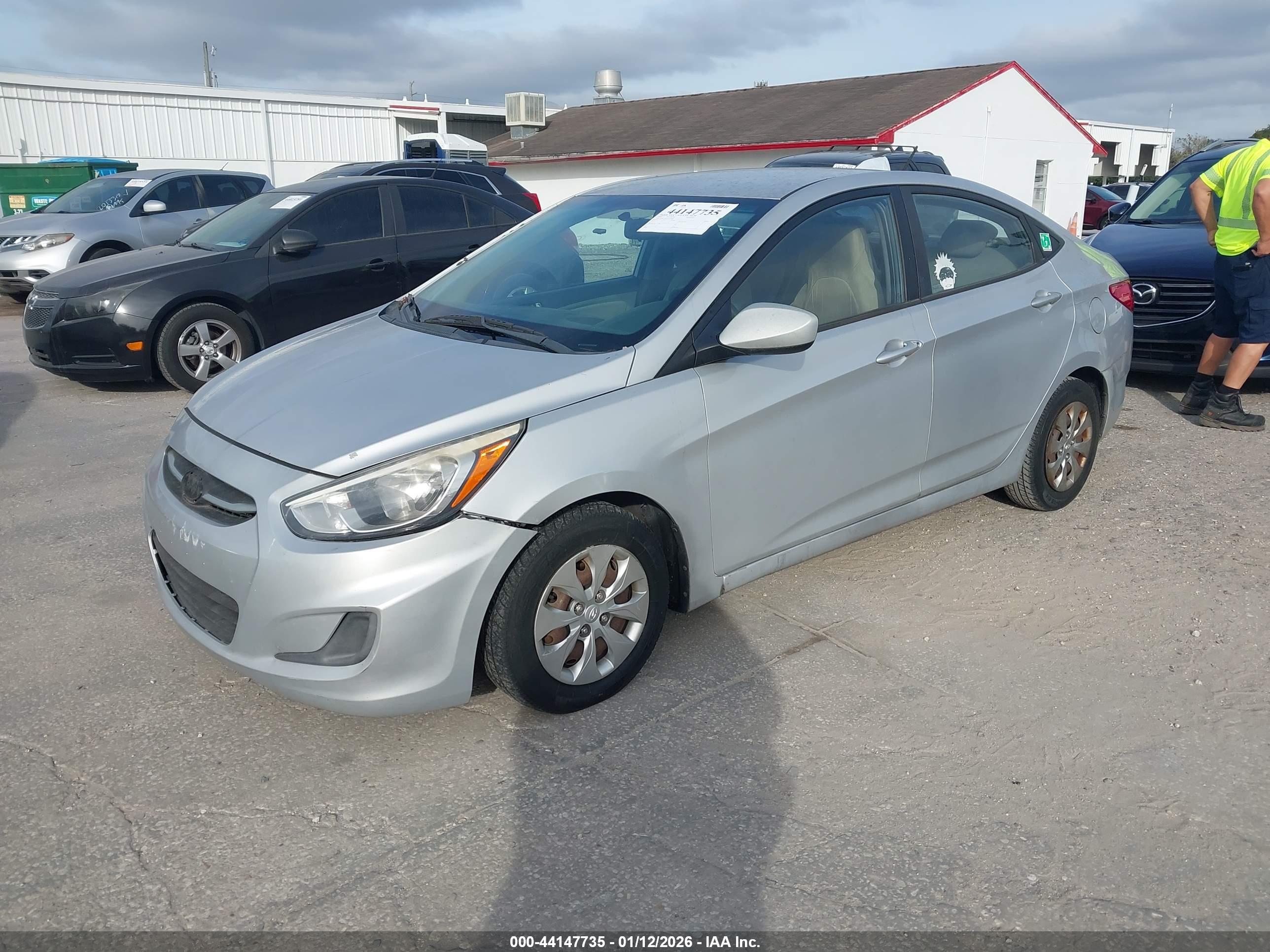 HYUNDAI ACCENT image 2