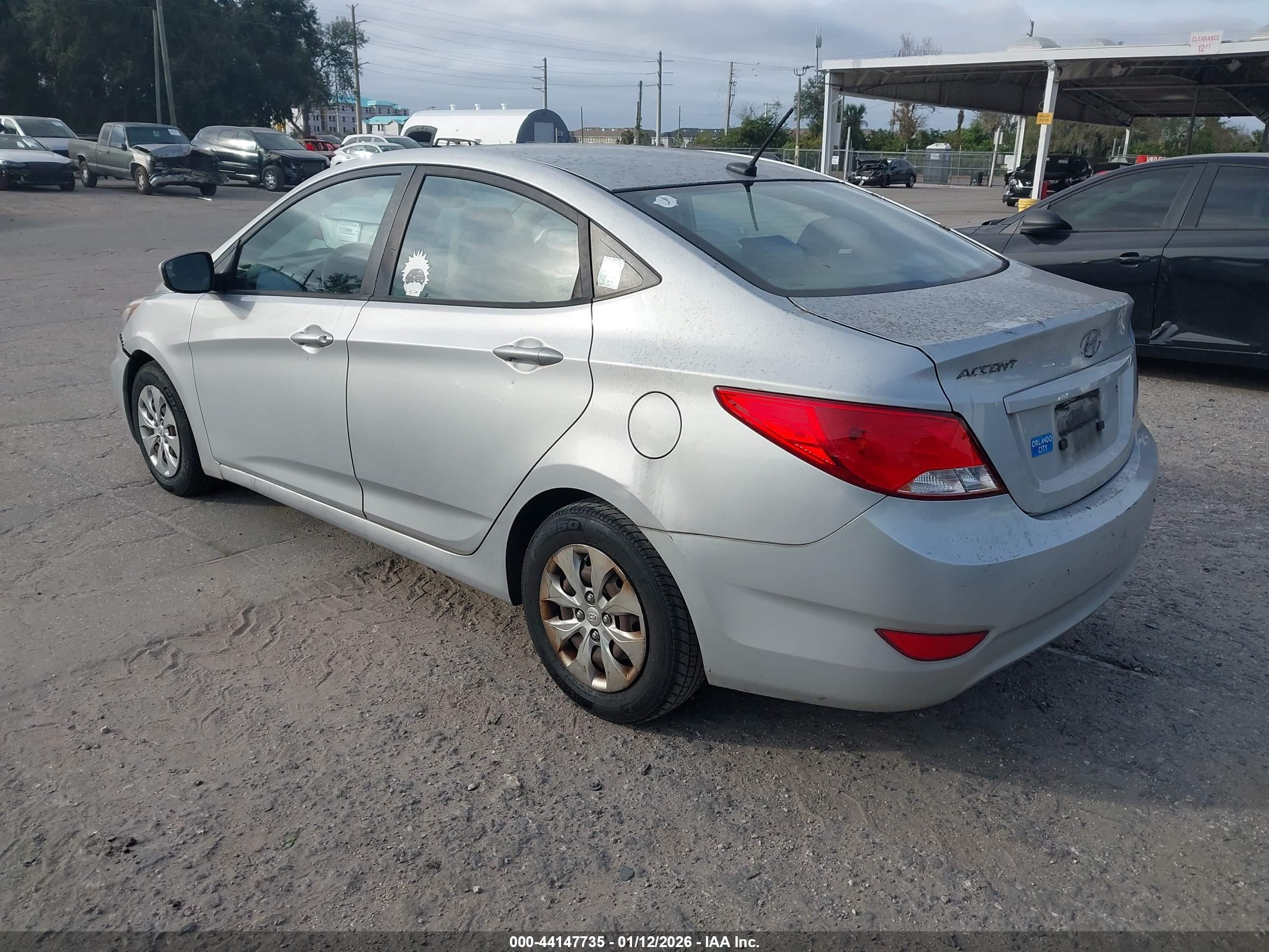 HYUNDAI ACCENT image 3
