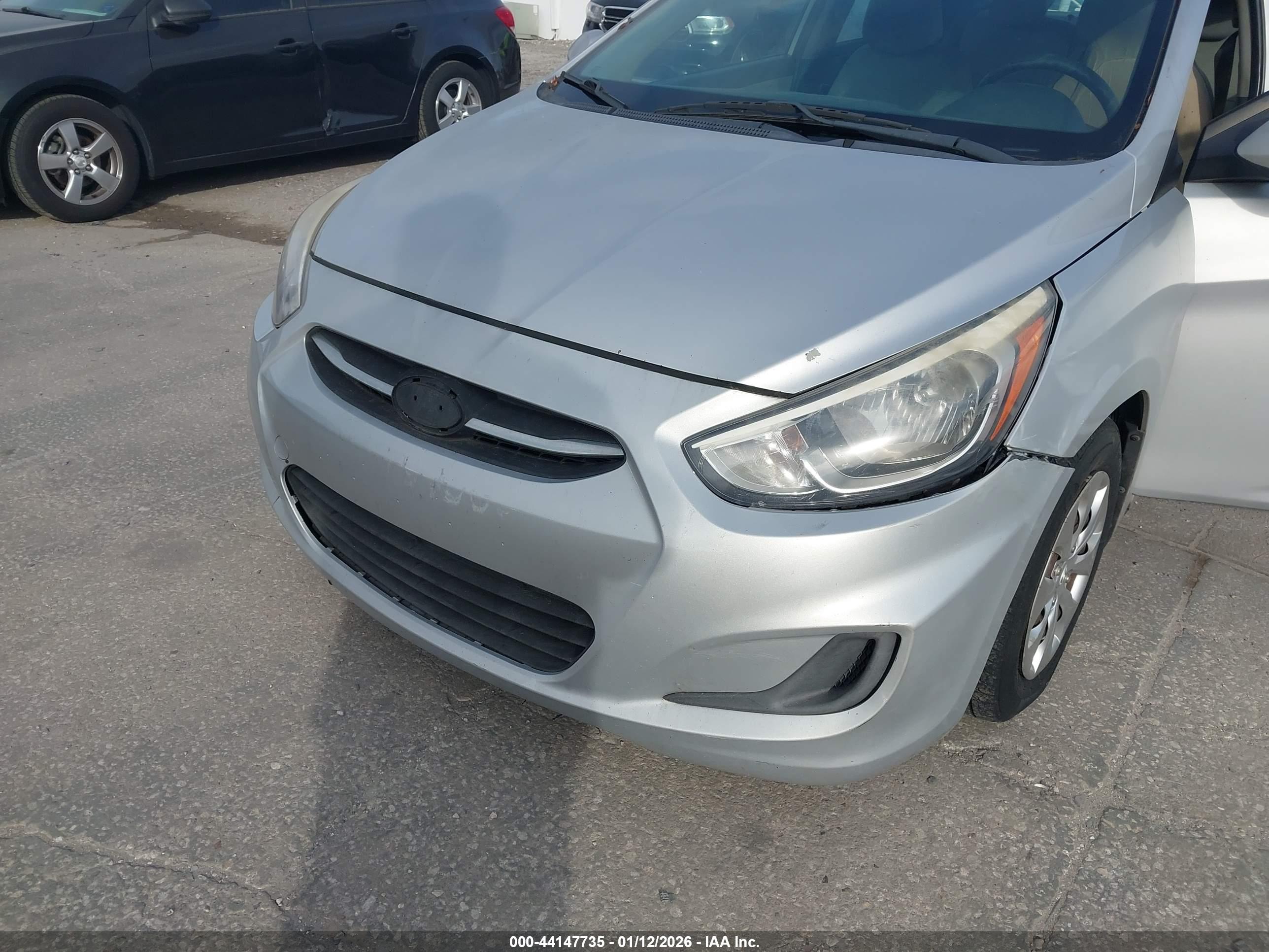 HYUNDAI ACCENT image 6