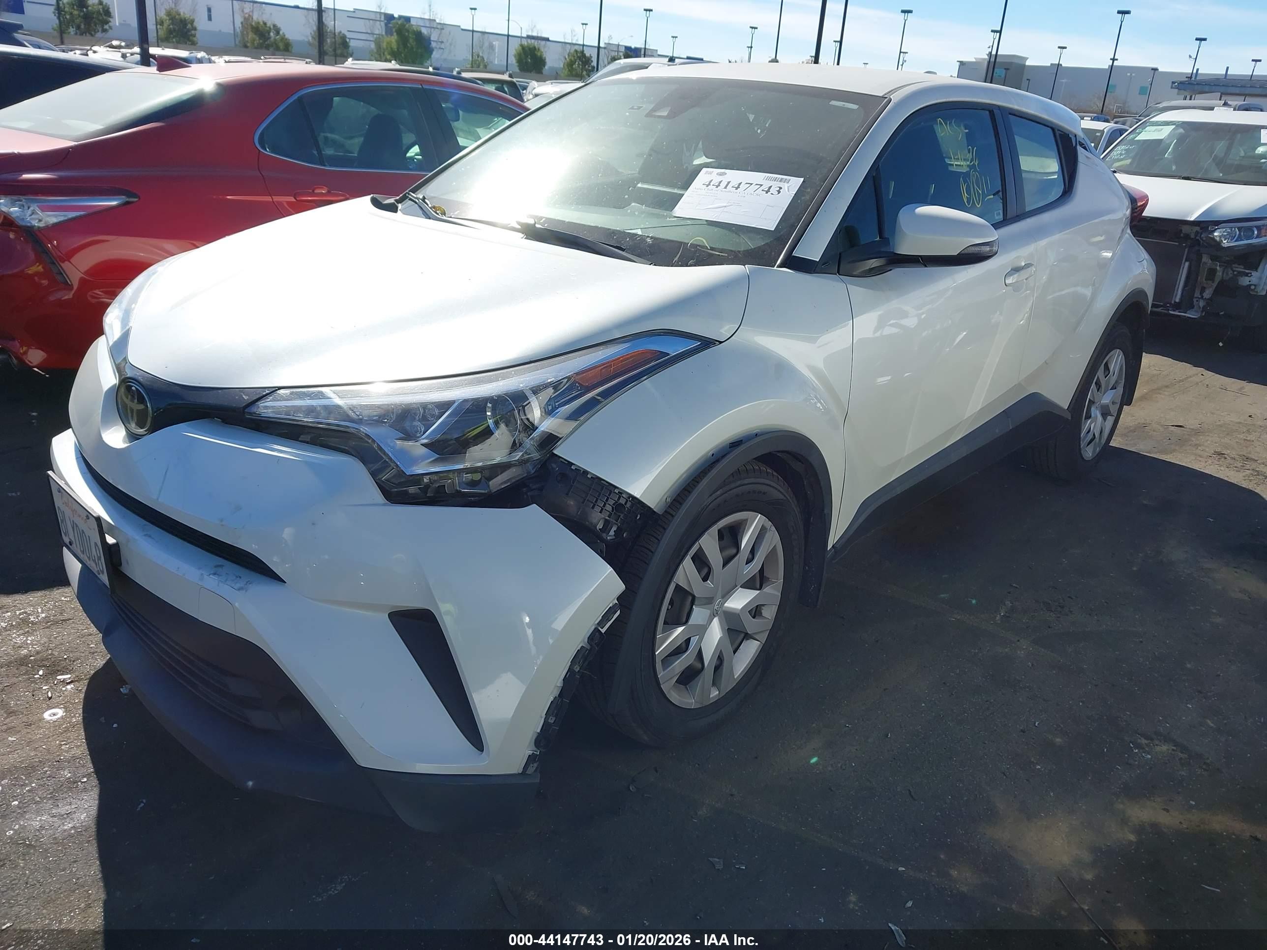 TOYOTA C-HR image 2