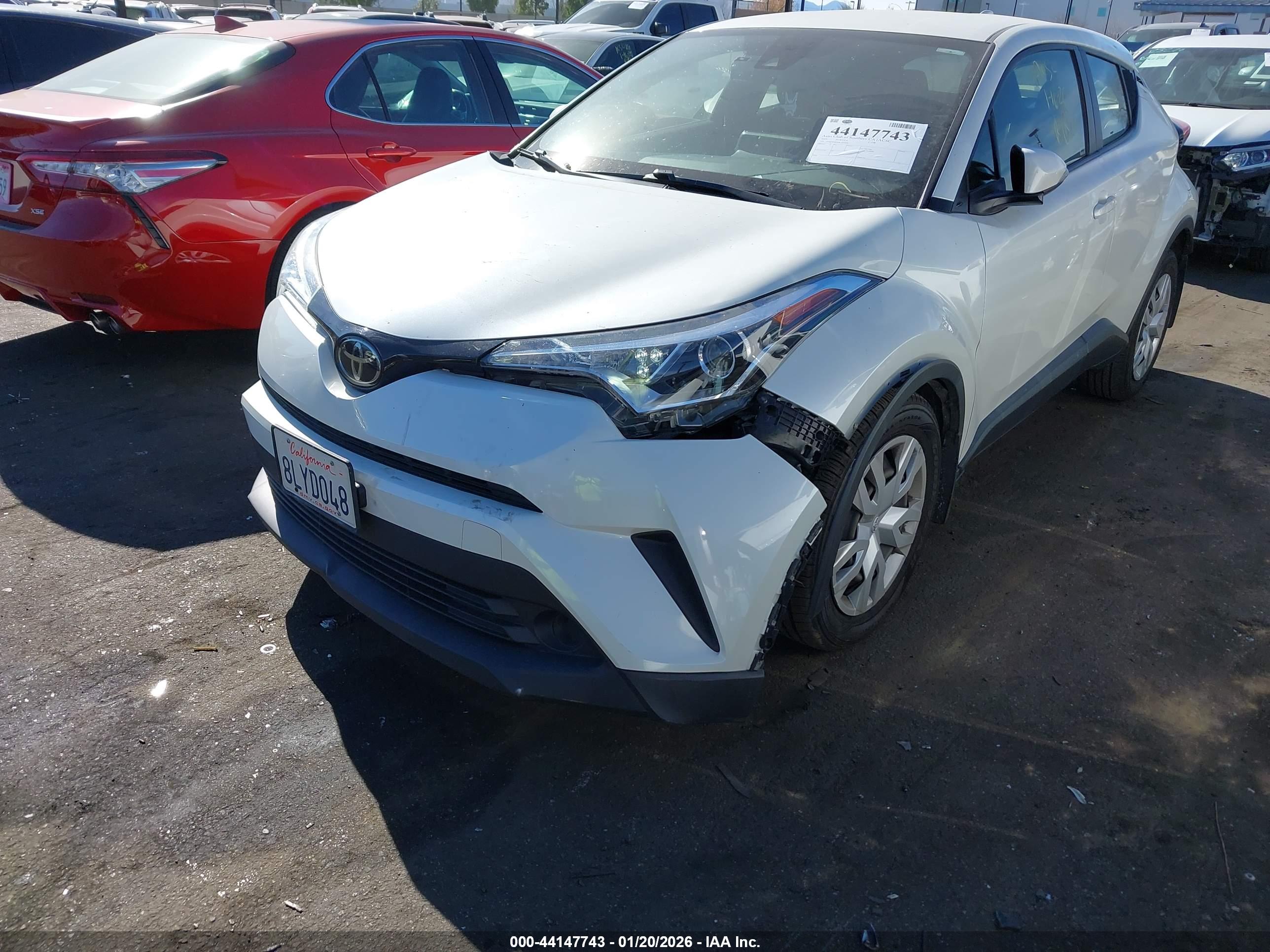 TOYOTA C-HR image 6