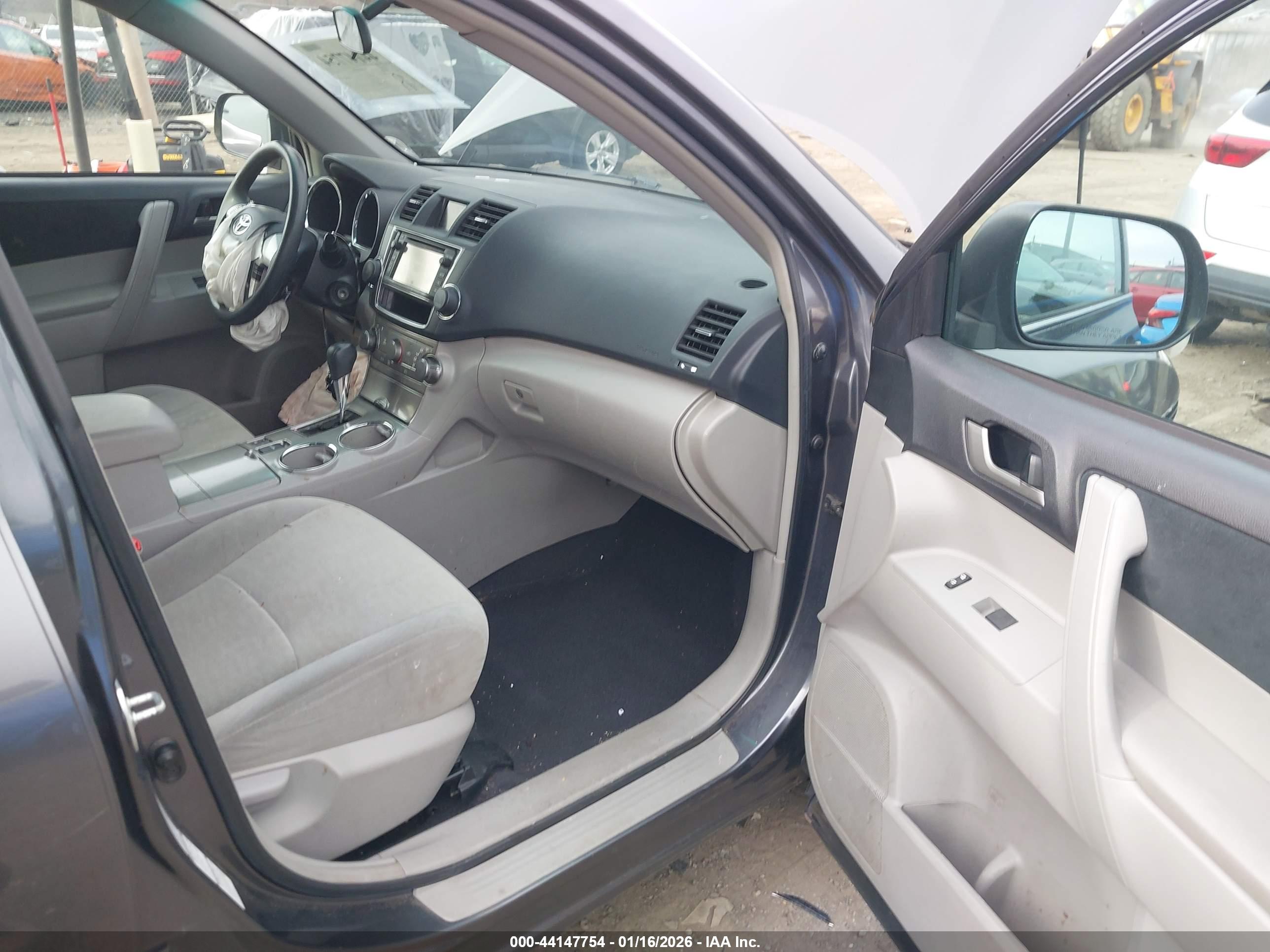 TOYOTA HIGHLANDER image 5