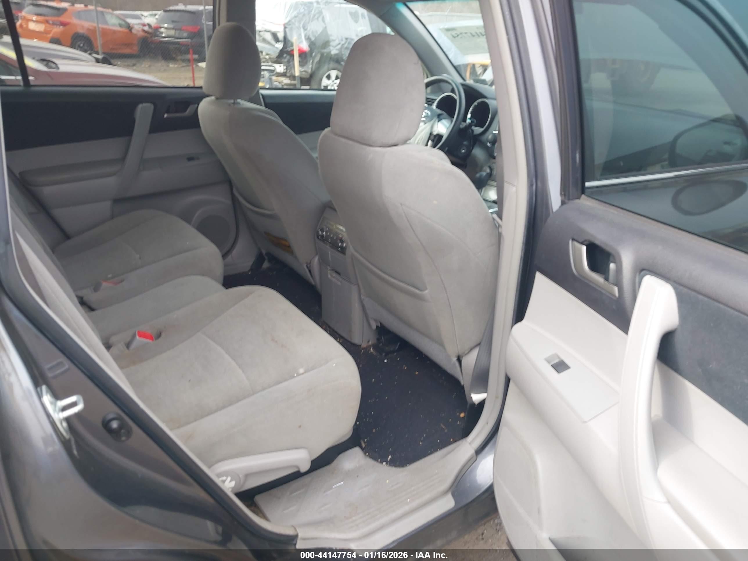 TOYOTA HIGHLANDER image 8