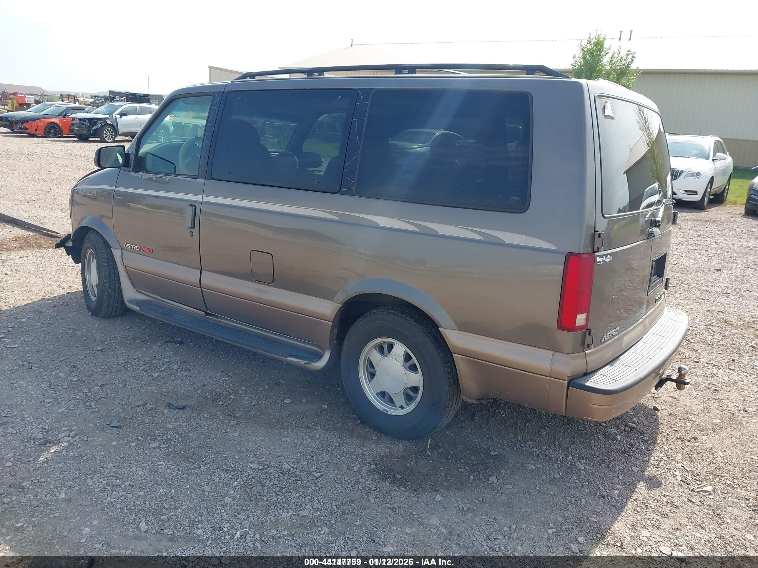CHEVROLET ASTRO image 3