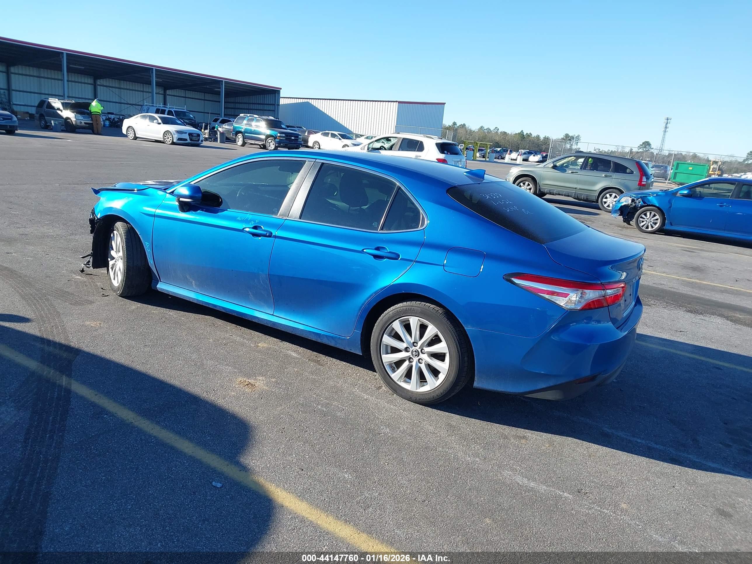 TOYOTA CAMRY image 3