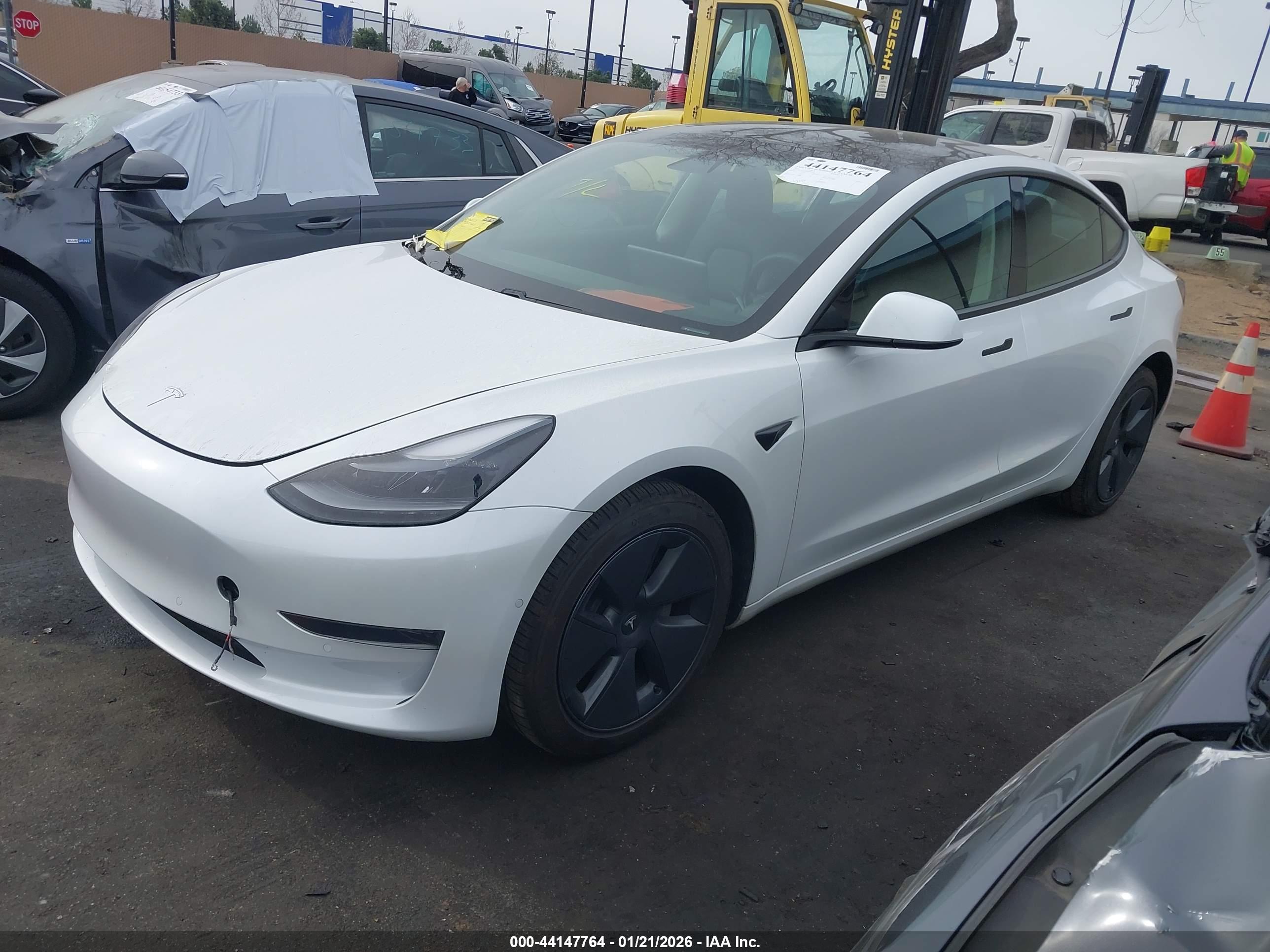 TESLA MODEL image 2