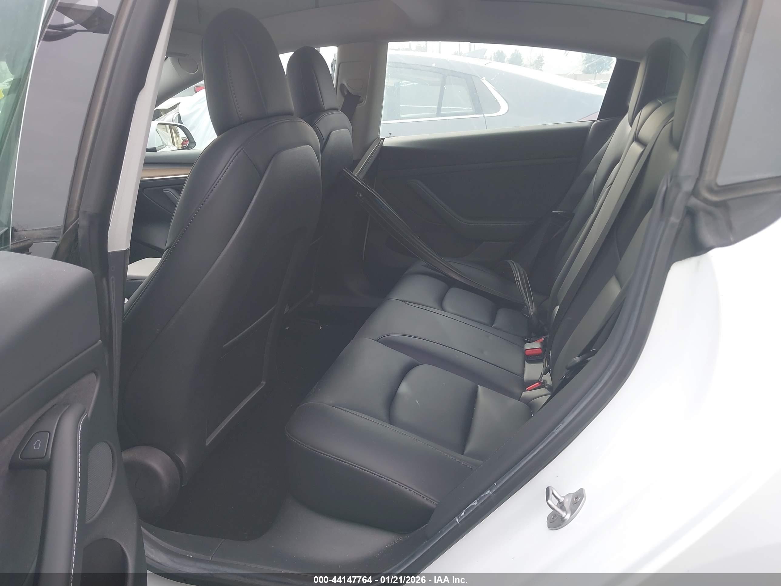 TESLA MODEL image 8