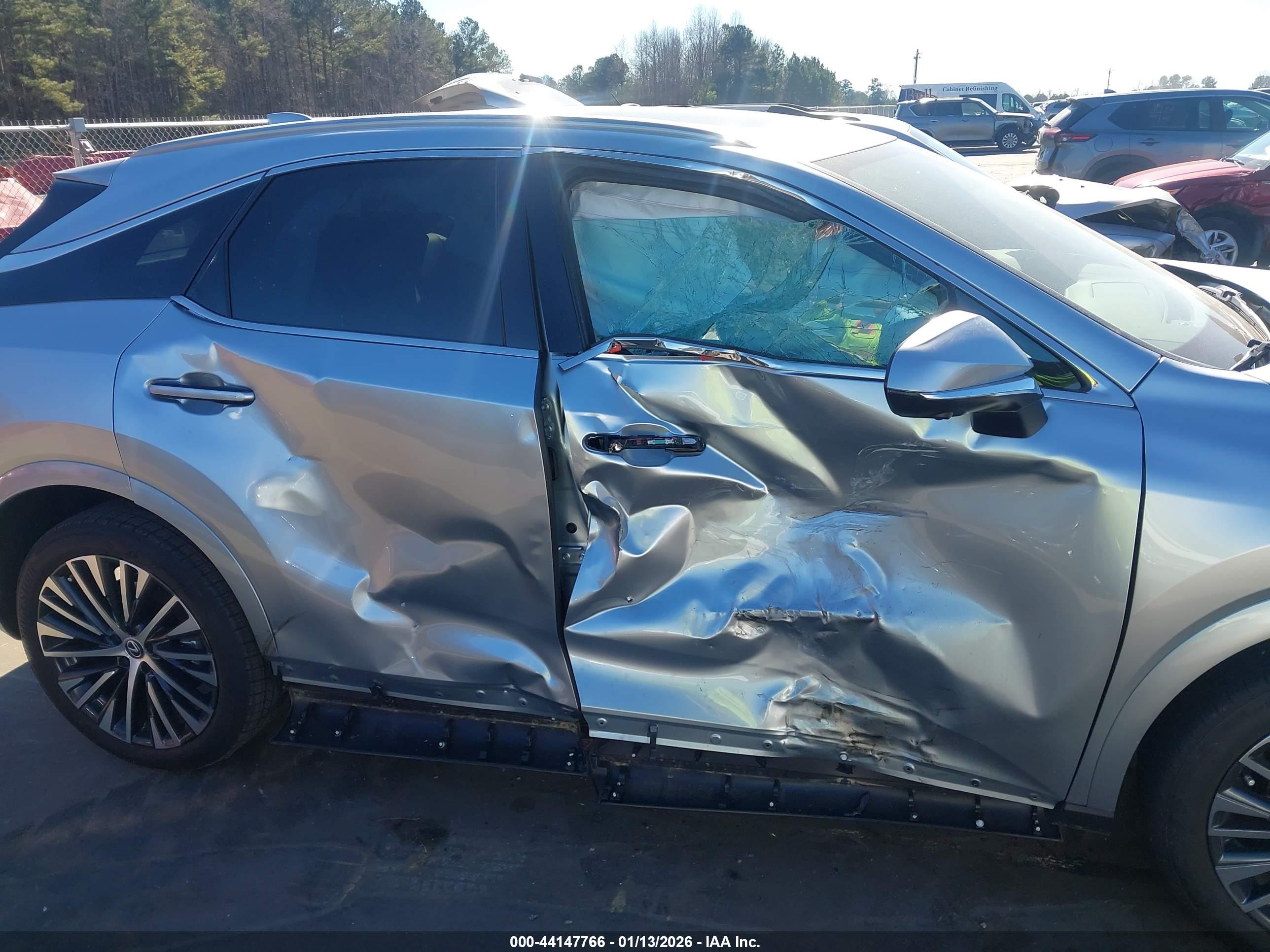 LEXUS RX image 6