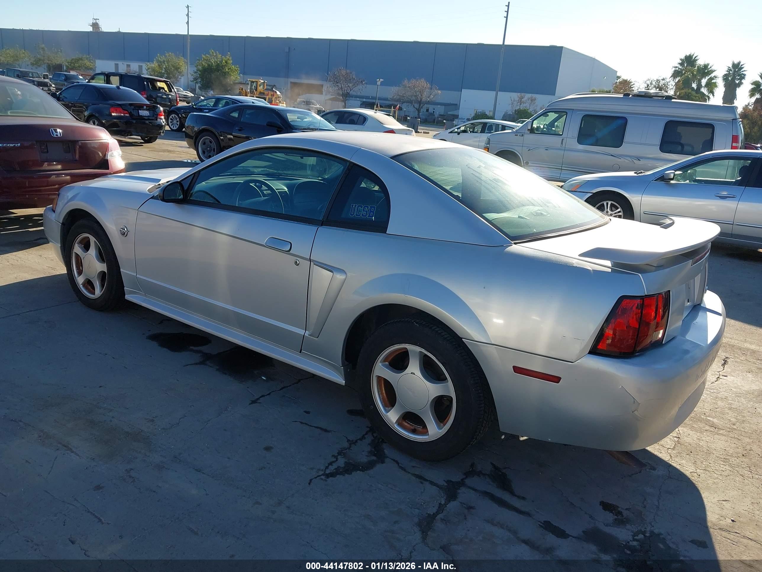 FORD MUSTANG image 3
