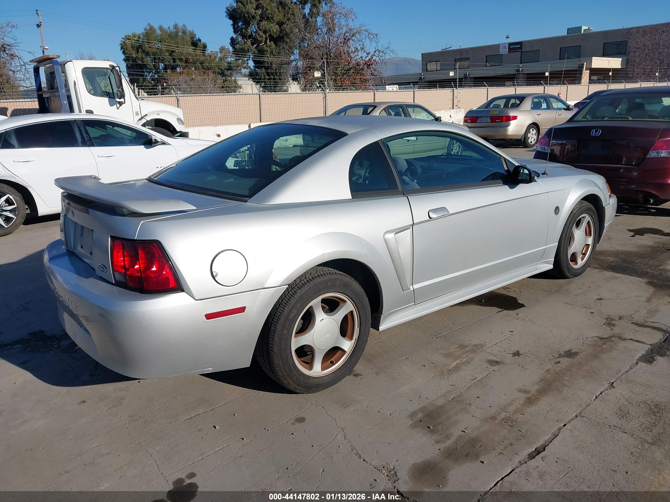 FORD MUSTANG image 4