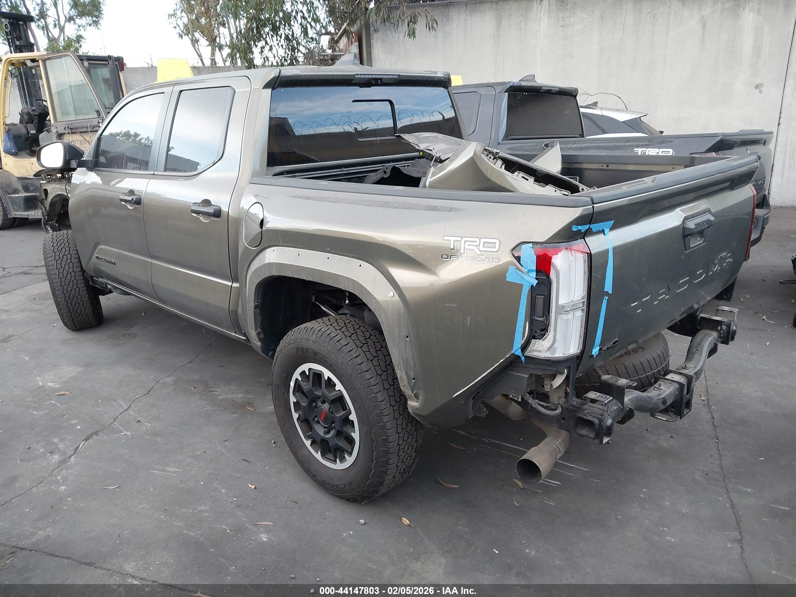TOYOTA TACOMA image 3