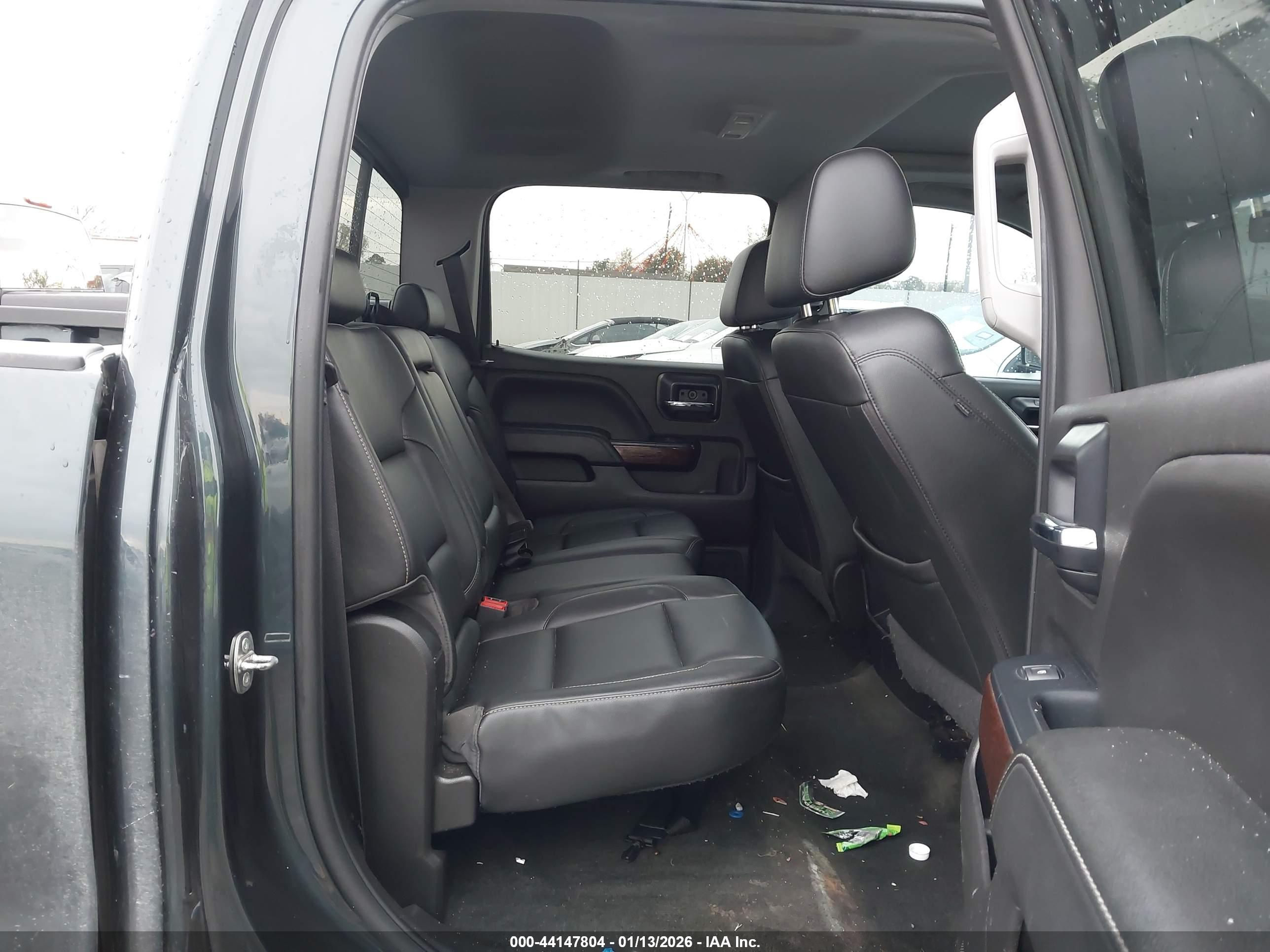 GMC SIERRA image 8
