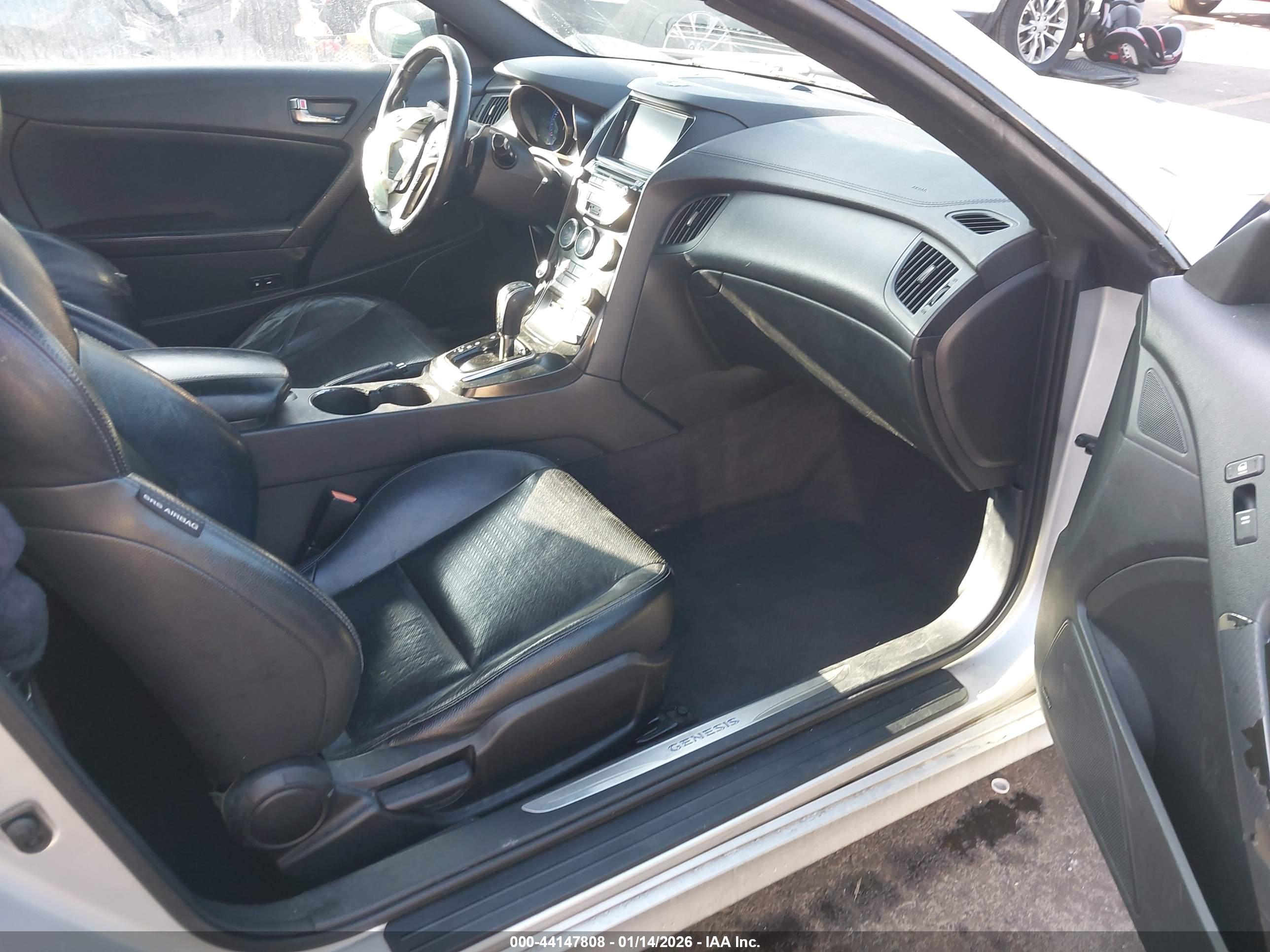 HYUNDAI GENESIS image 5