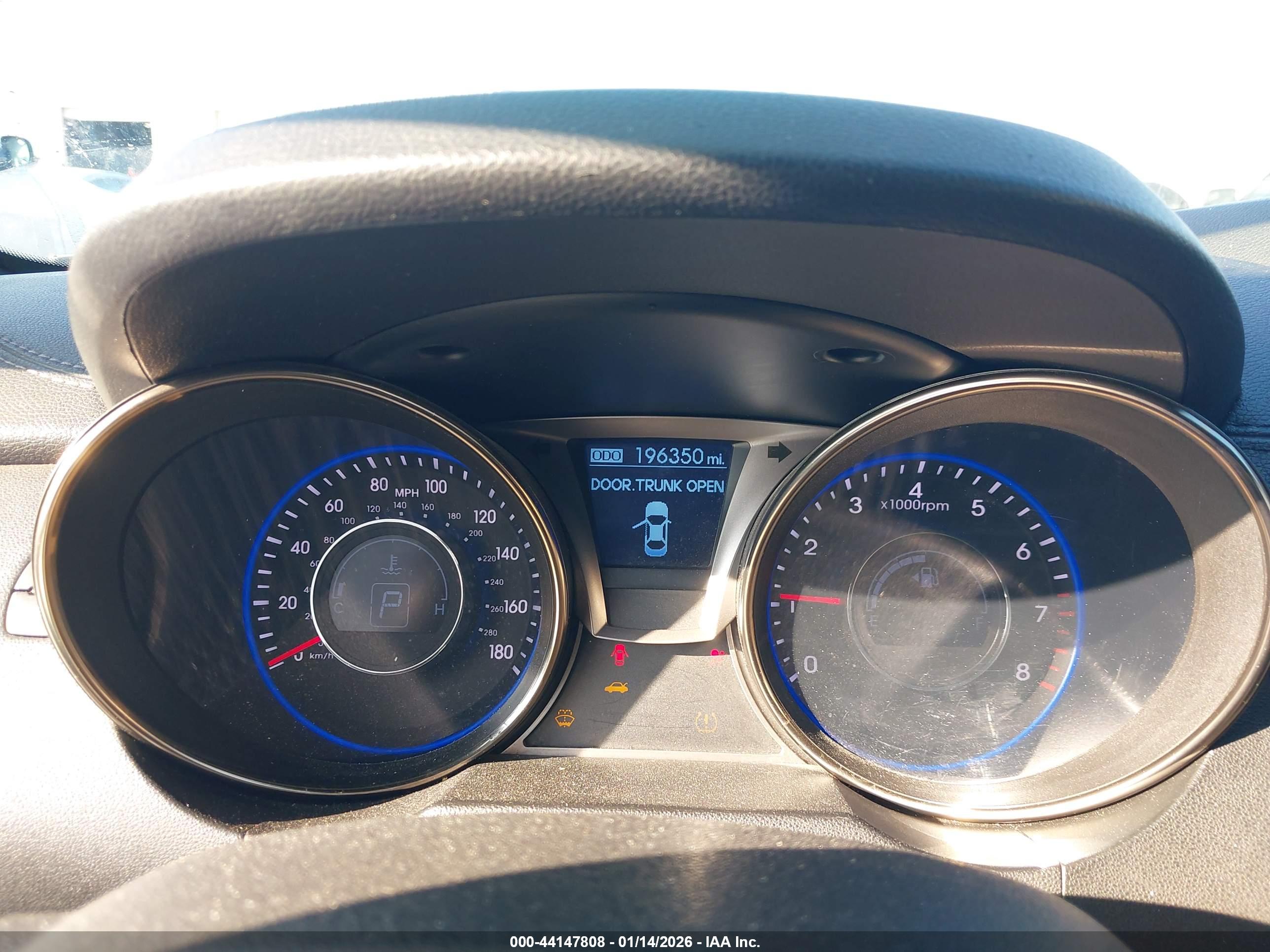 HYUNDAI GENESIS image 7