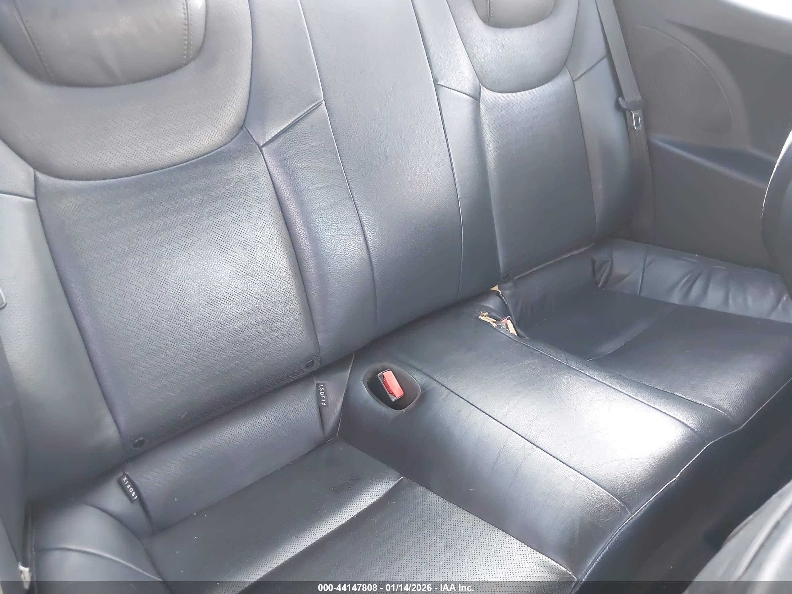 HYUNDAI GENESIS image 8