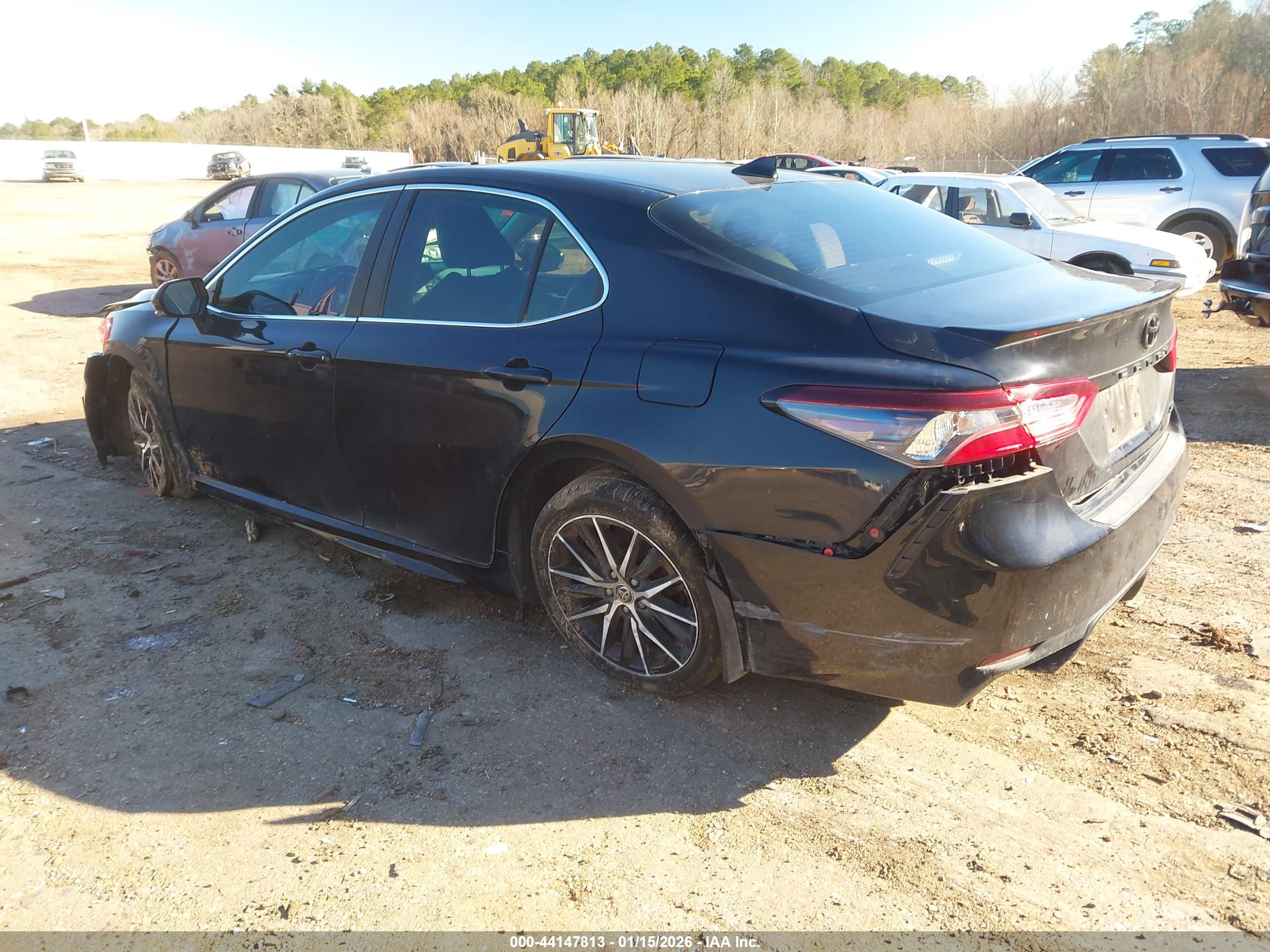TOYOTA CAMRY image 3
