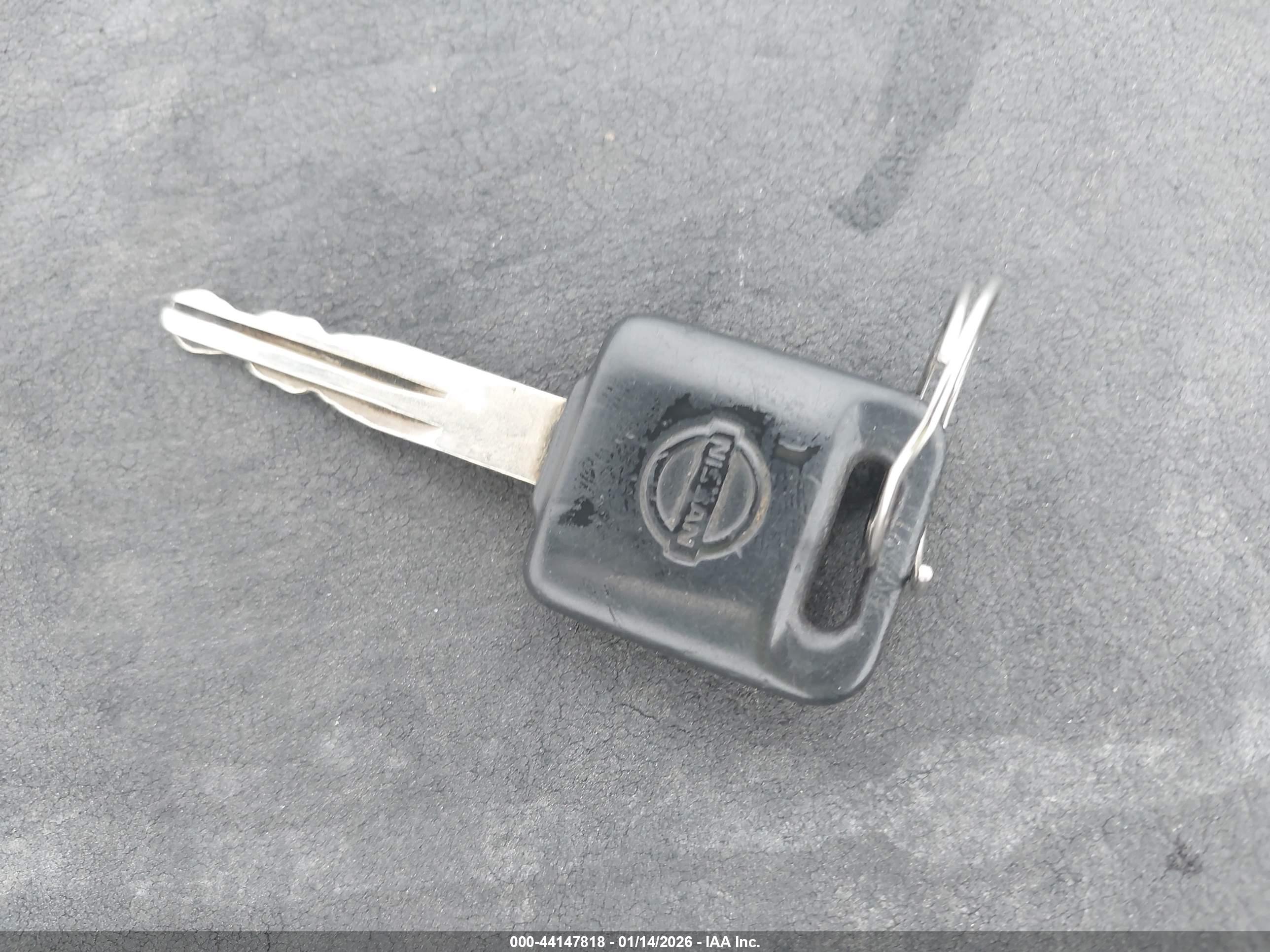 NISSAN VERSA image 11