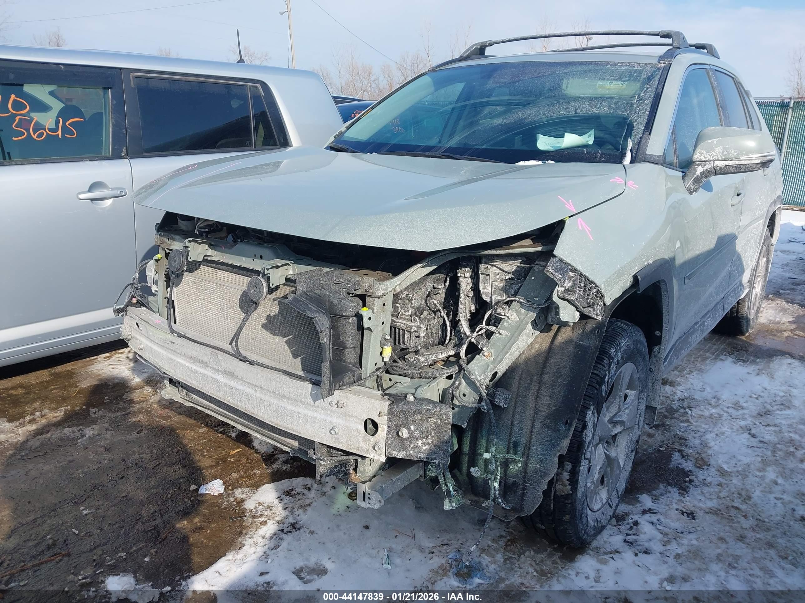 TOYOTA RAV4 image 6