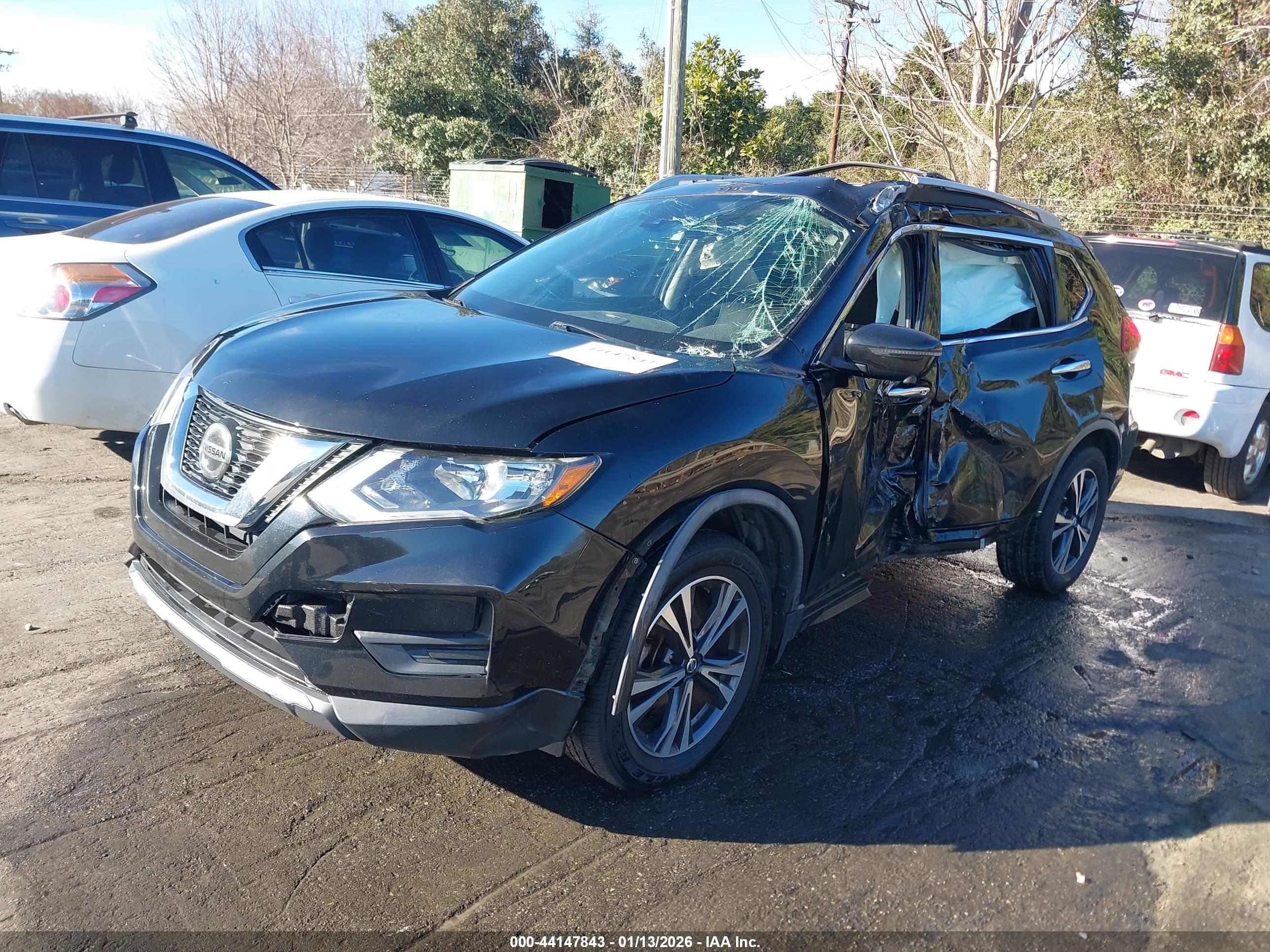 NISSAN ROGUE image 2