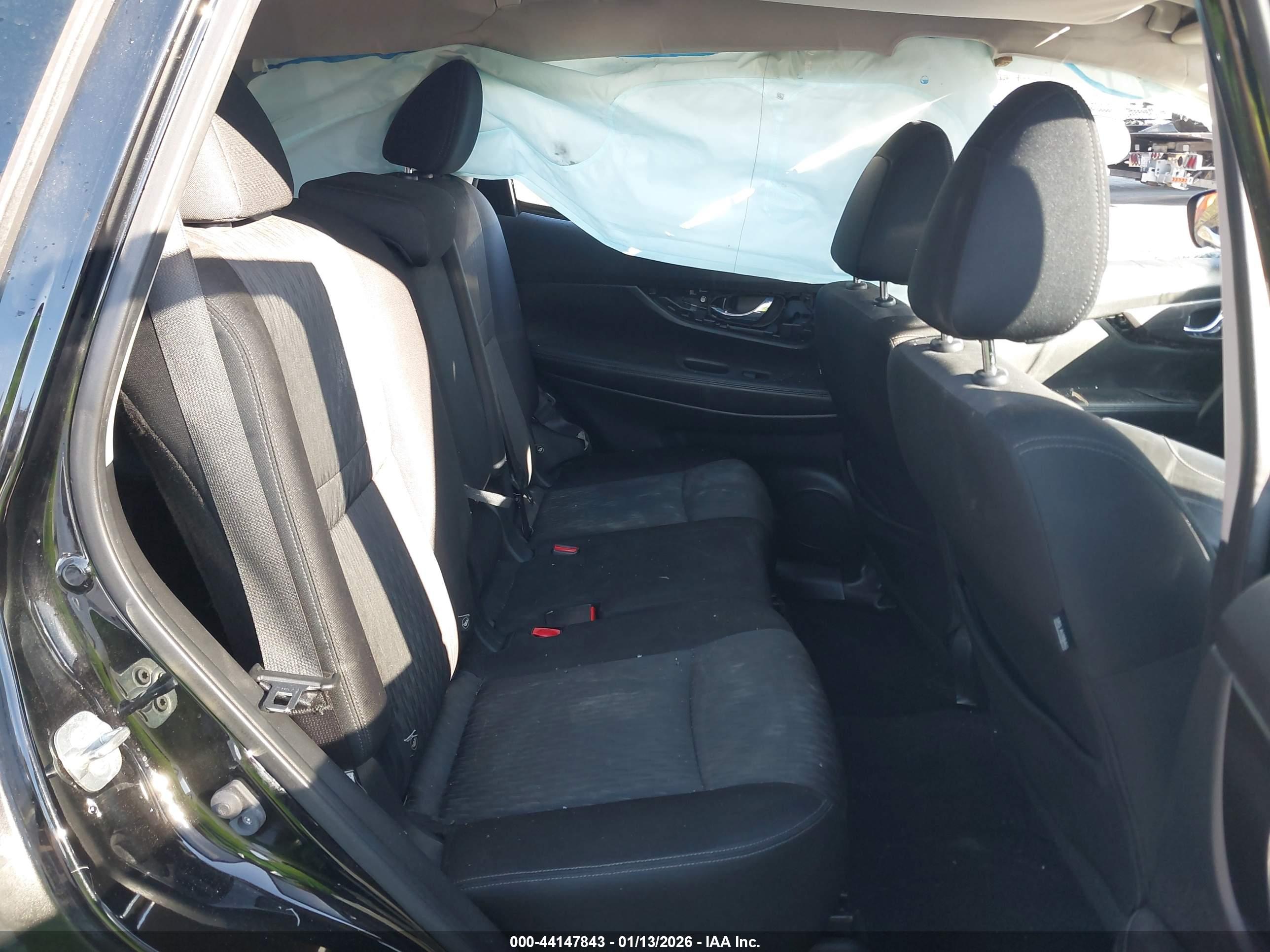 NISSAN ROGUE image 8