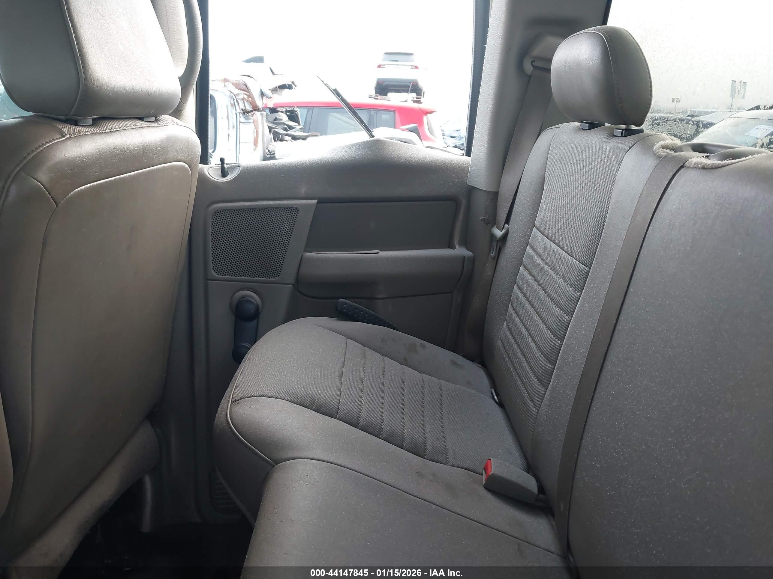 DODGE RAM image 8