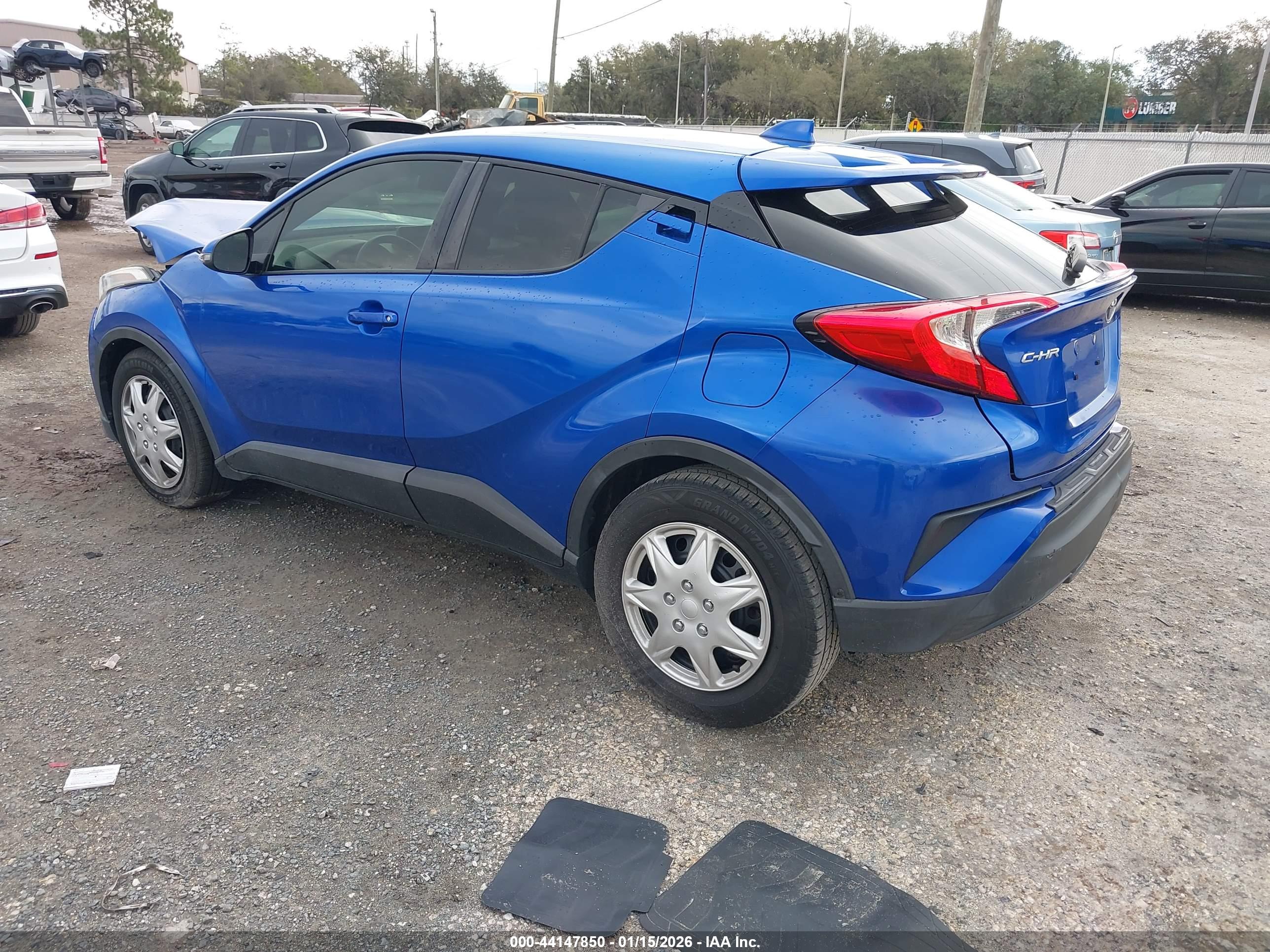 TOYOTA C-HR image 3