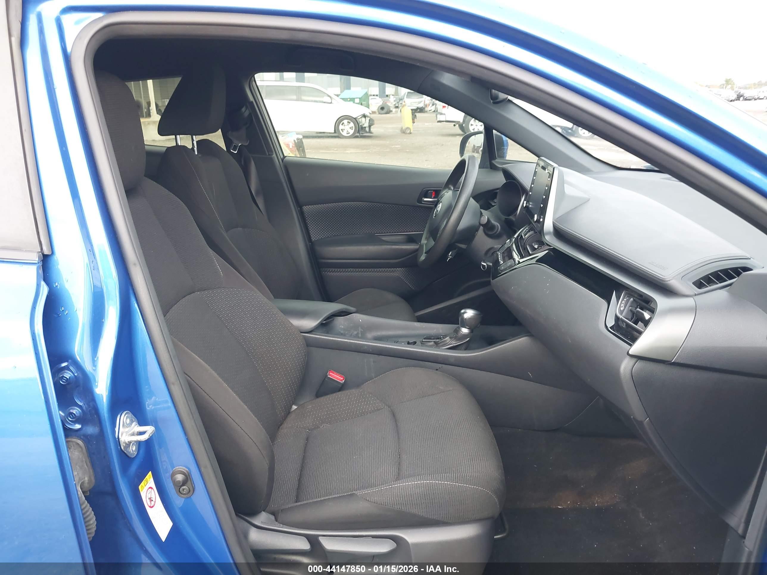 TOYOTA C-HR image 5